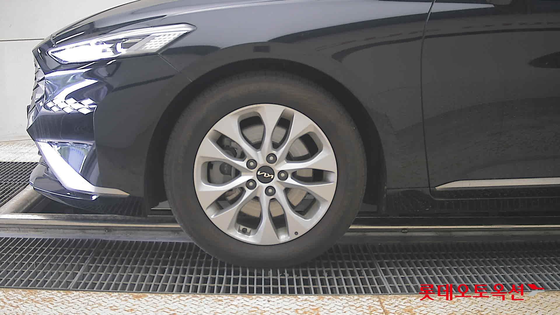 Kia K8 - 25