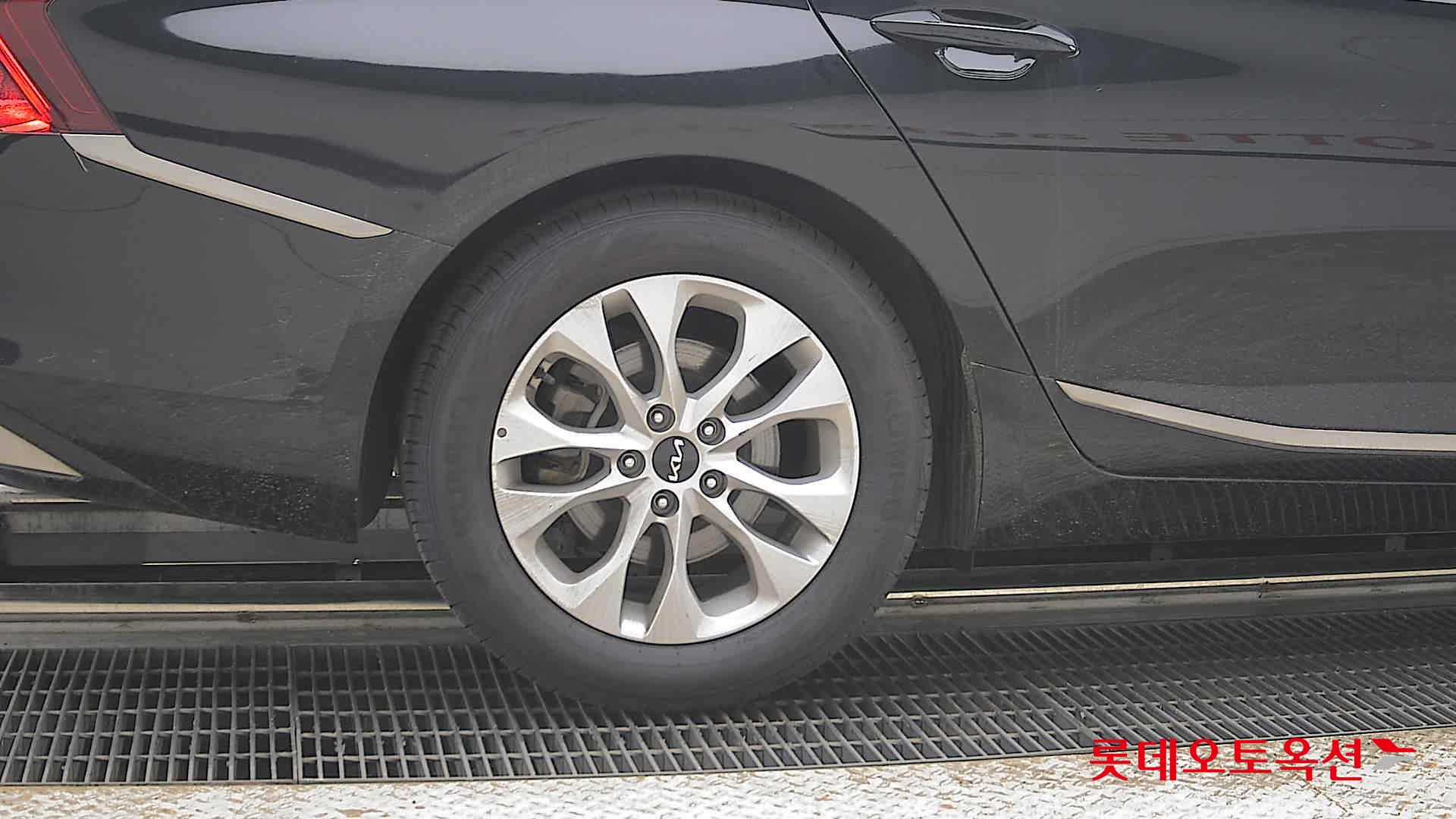 Kia K8 - 28