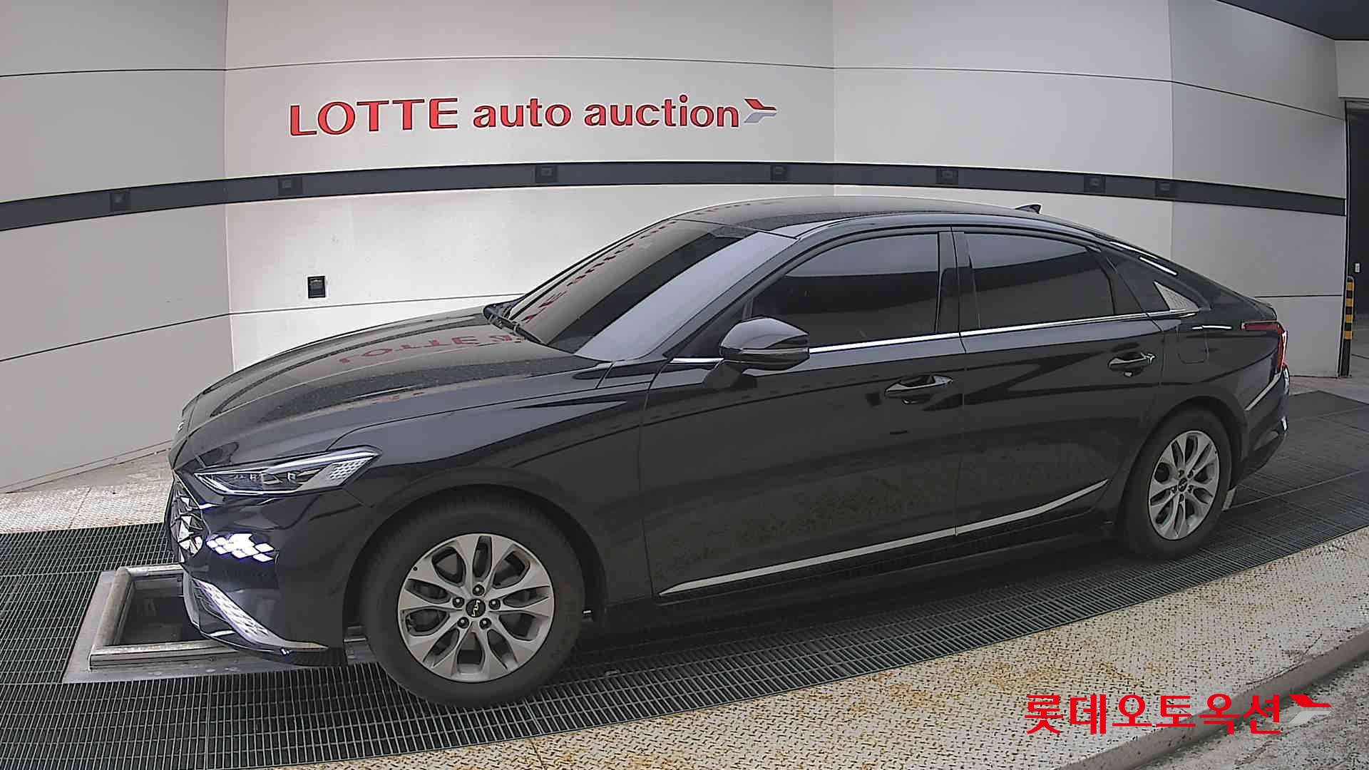 2022 - kia k8