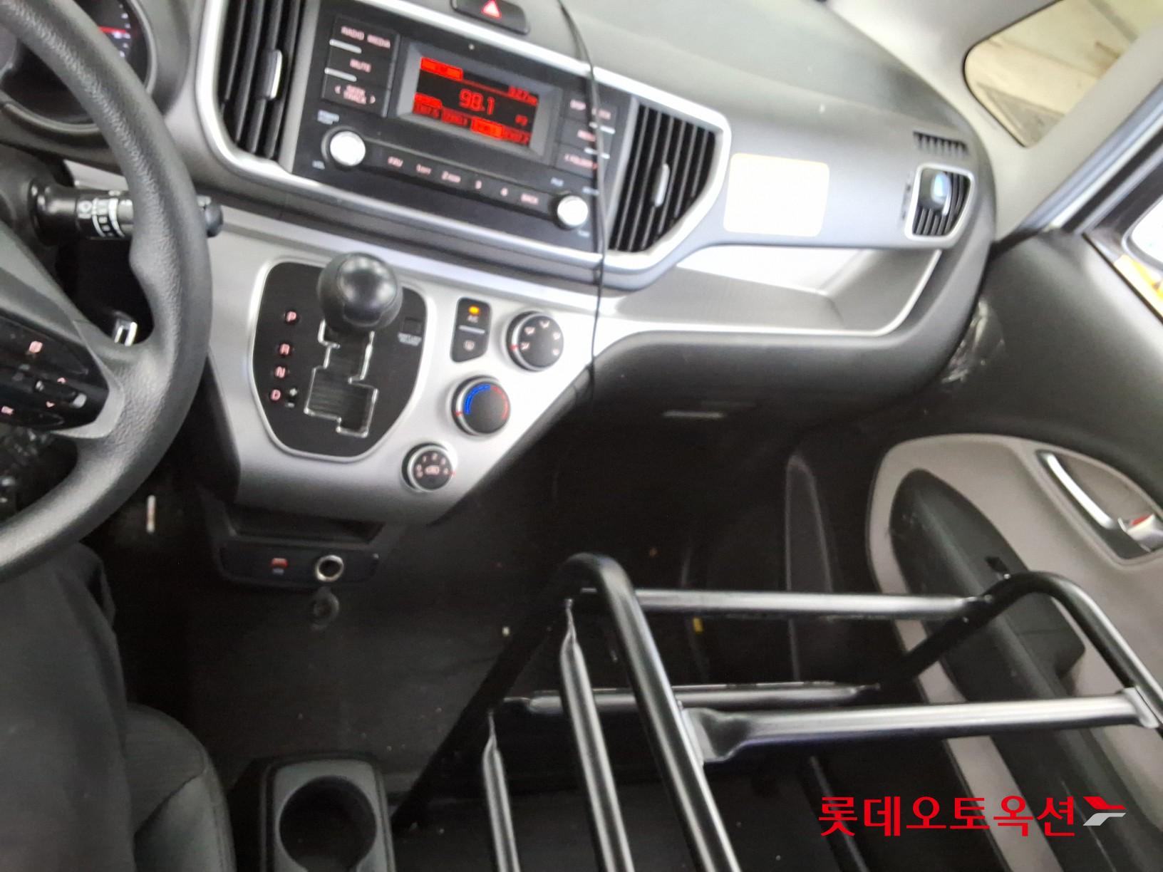 Kia Ray - 34