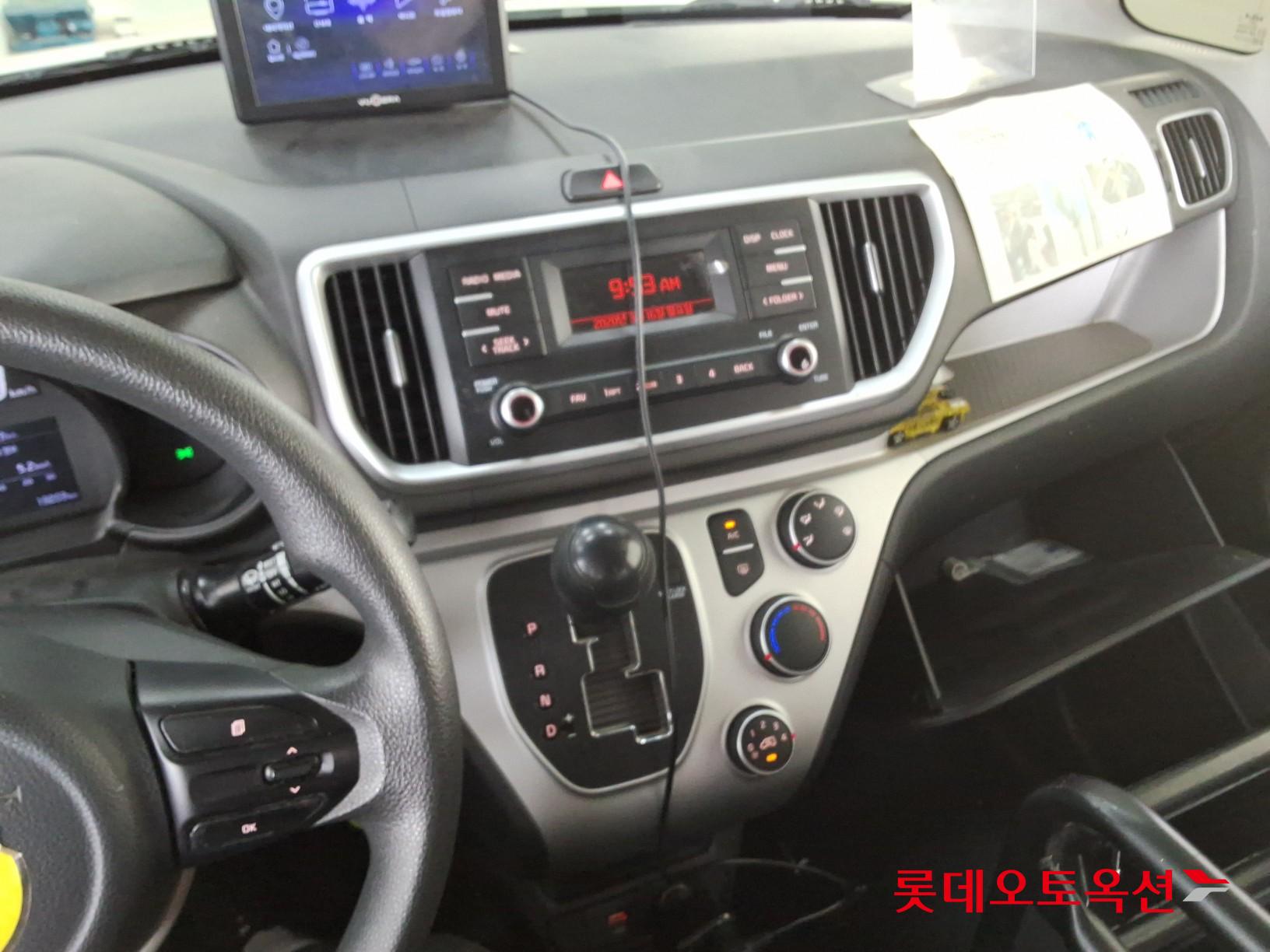 Kia Ray - 32
