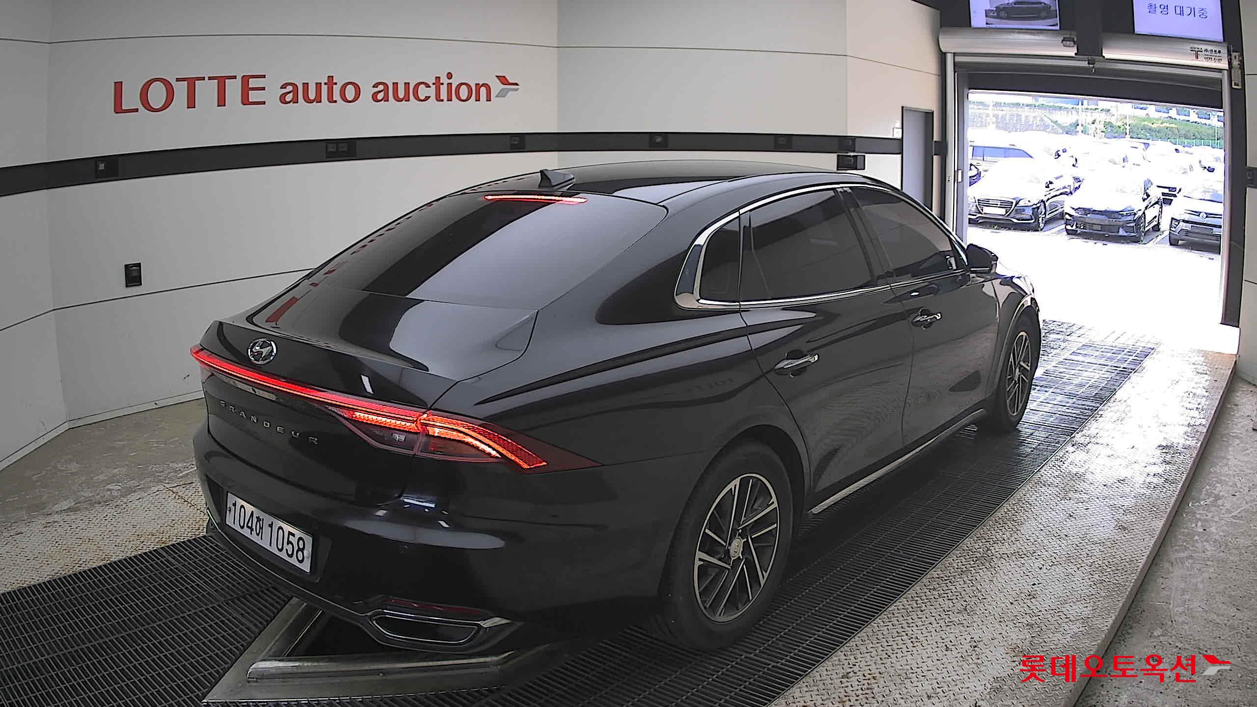 Hyundai Grandeur - 5