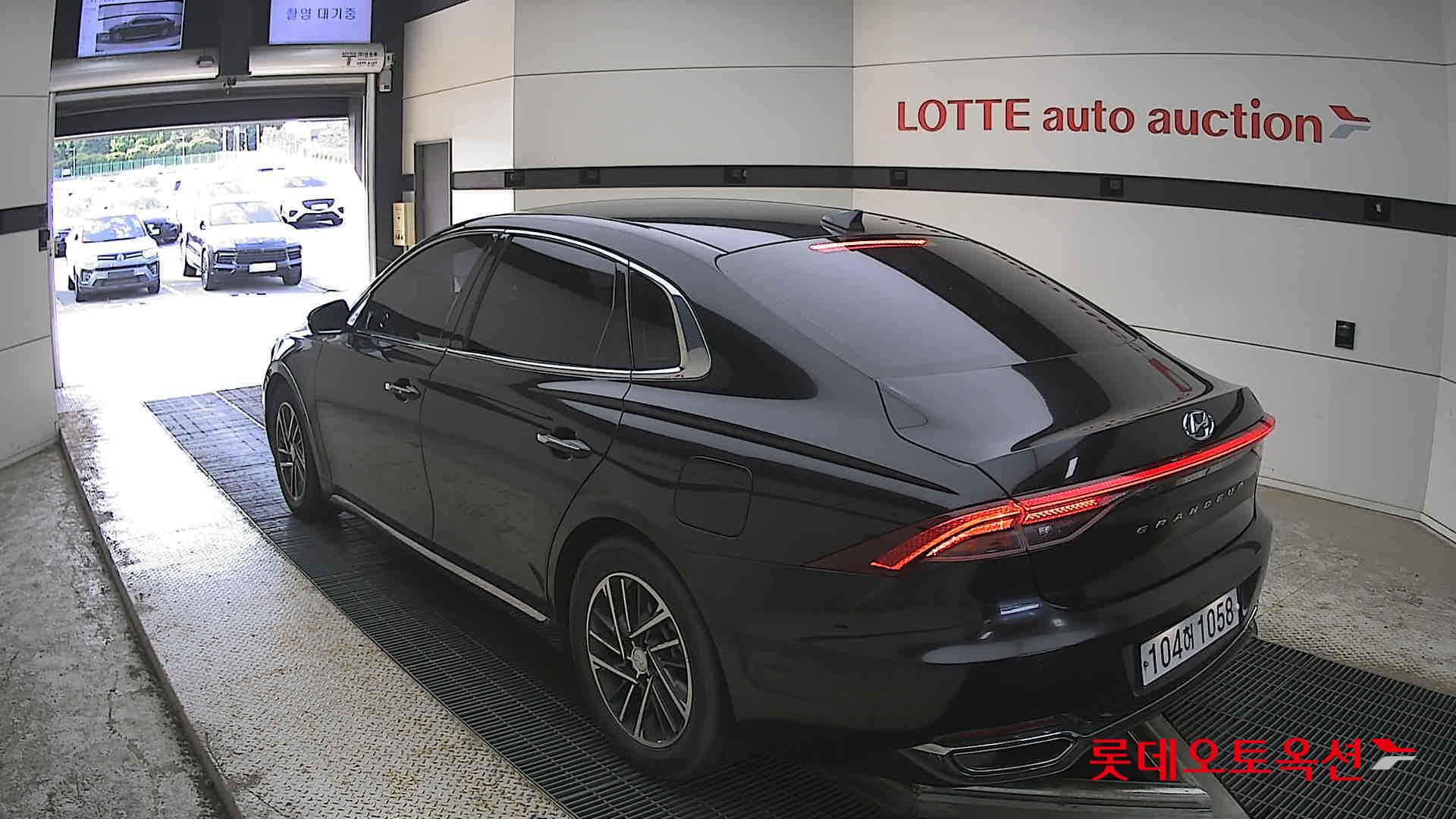 Hyundai Grandeur - 4