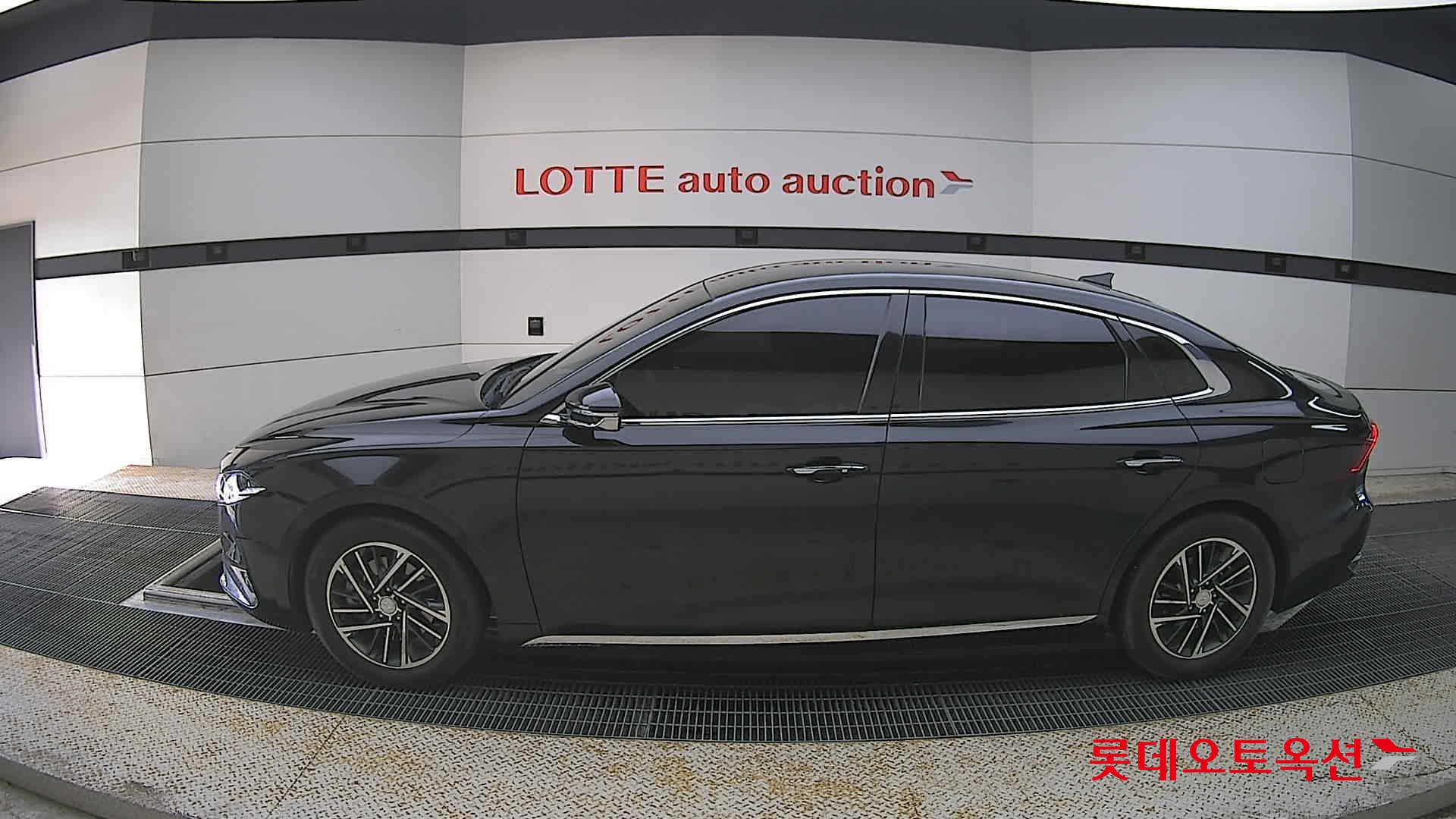Hyundai Grandeur - 13