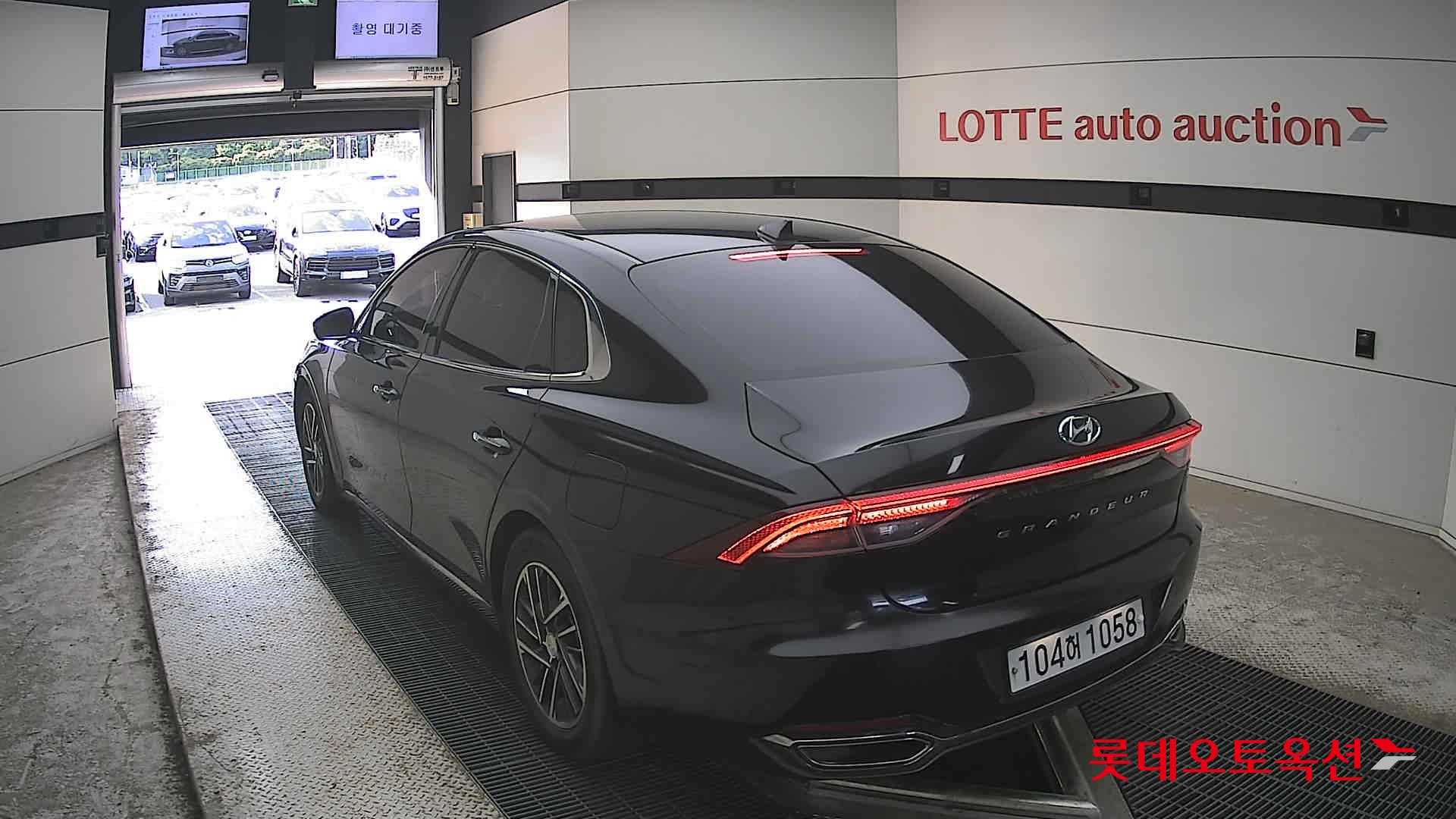 Hyundai Grandeur - 16