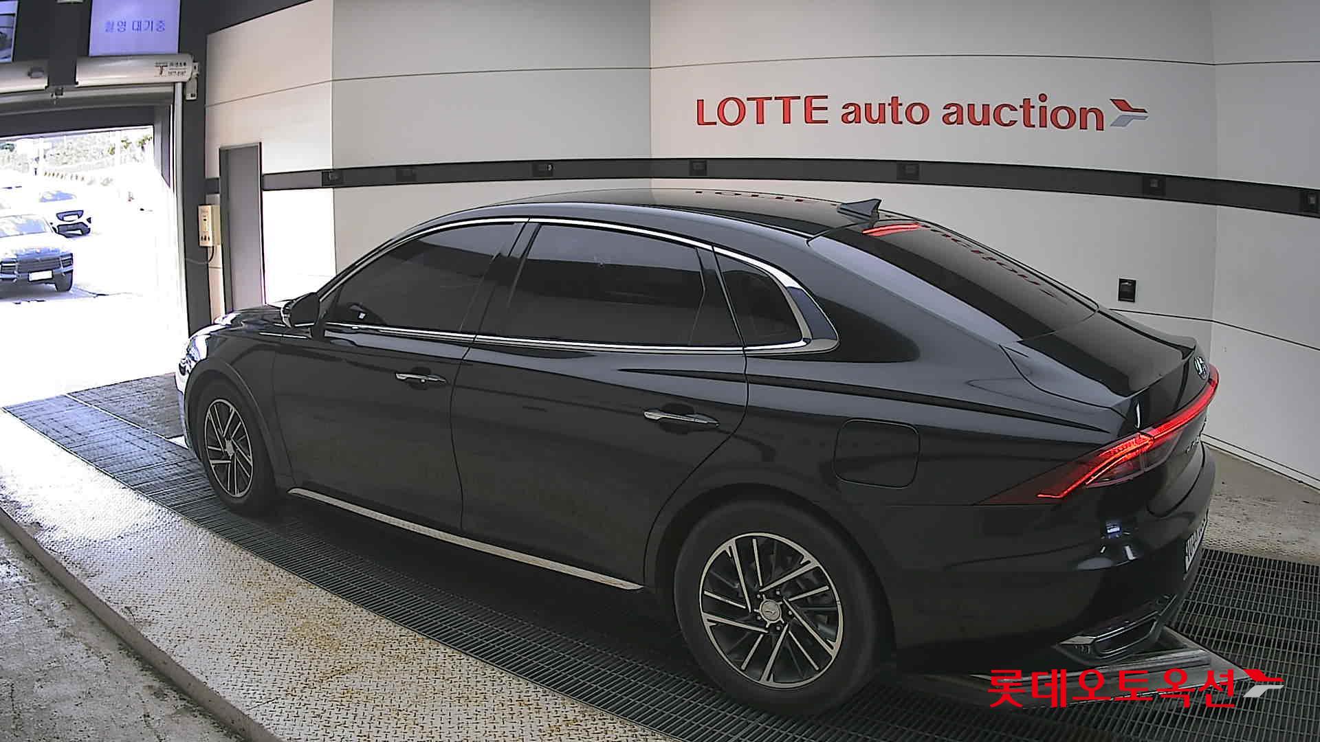 Hyundai Grandeur - 15