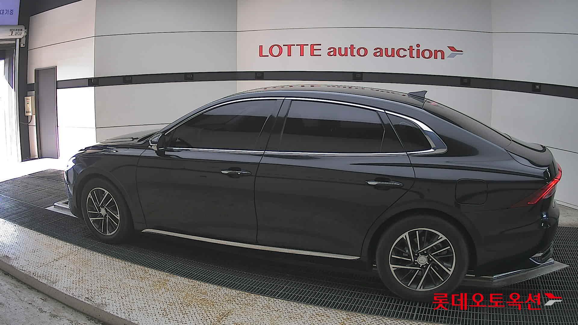 Hyundai Grandeur - 14