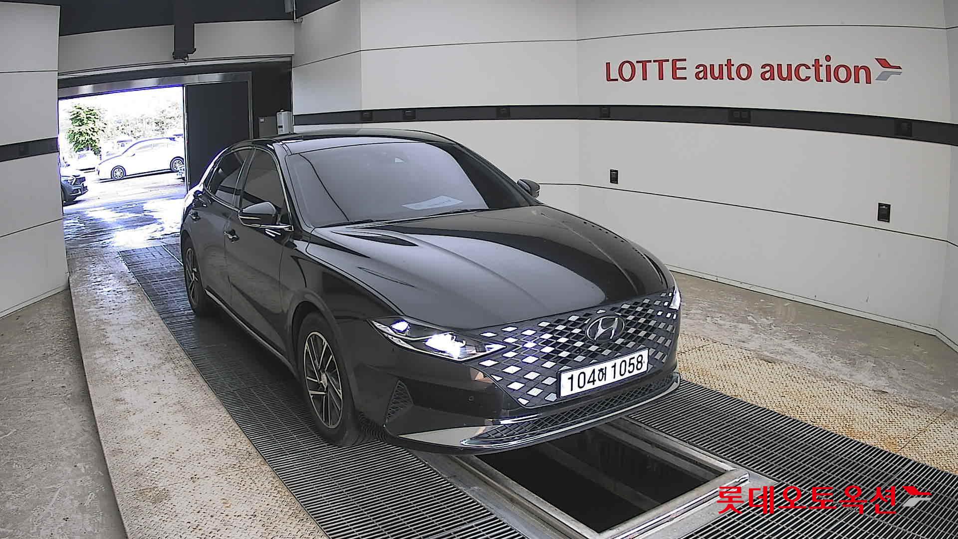 Hyundai Grandeur - 24