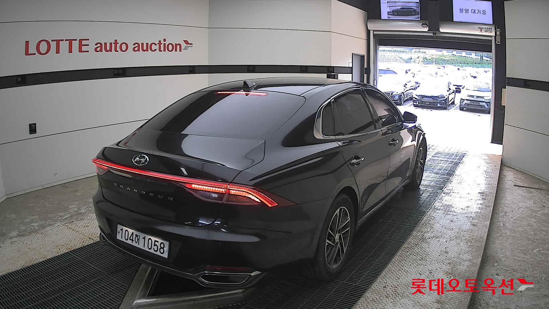 Hyundai Grandeur - 18