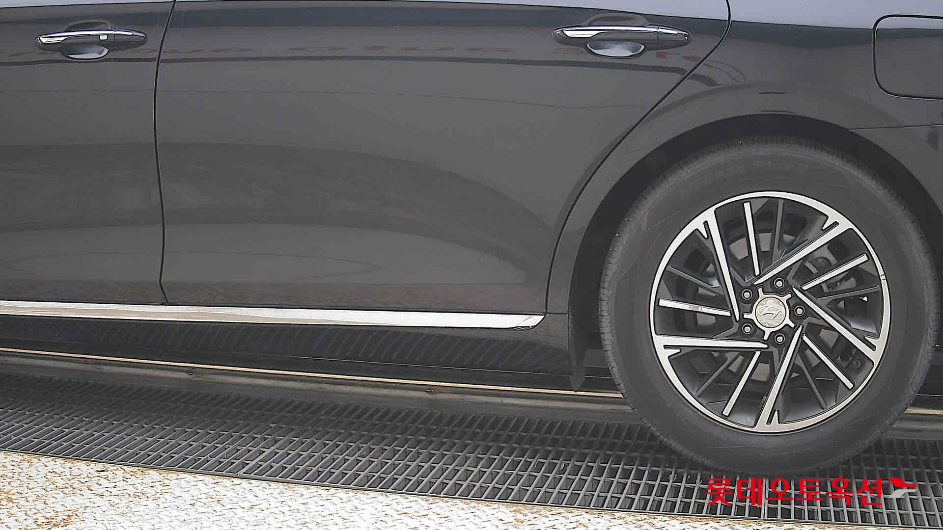 Hyundai Grandeur - 26