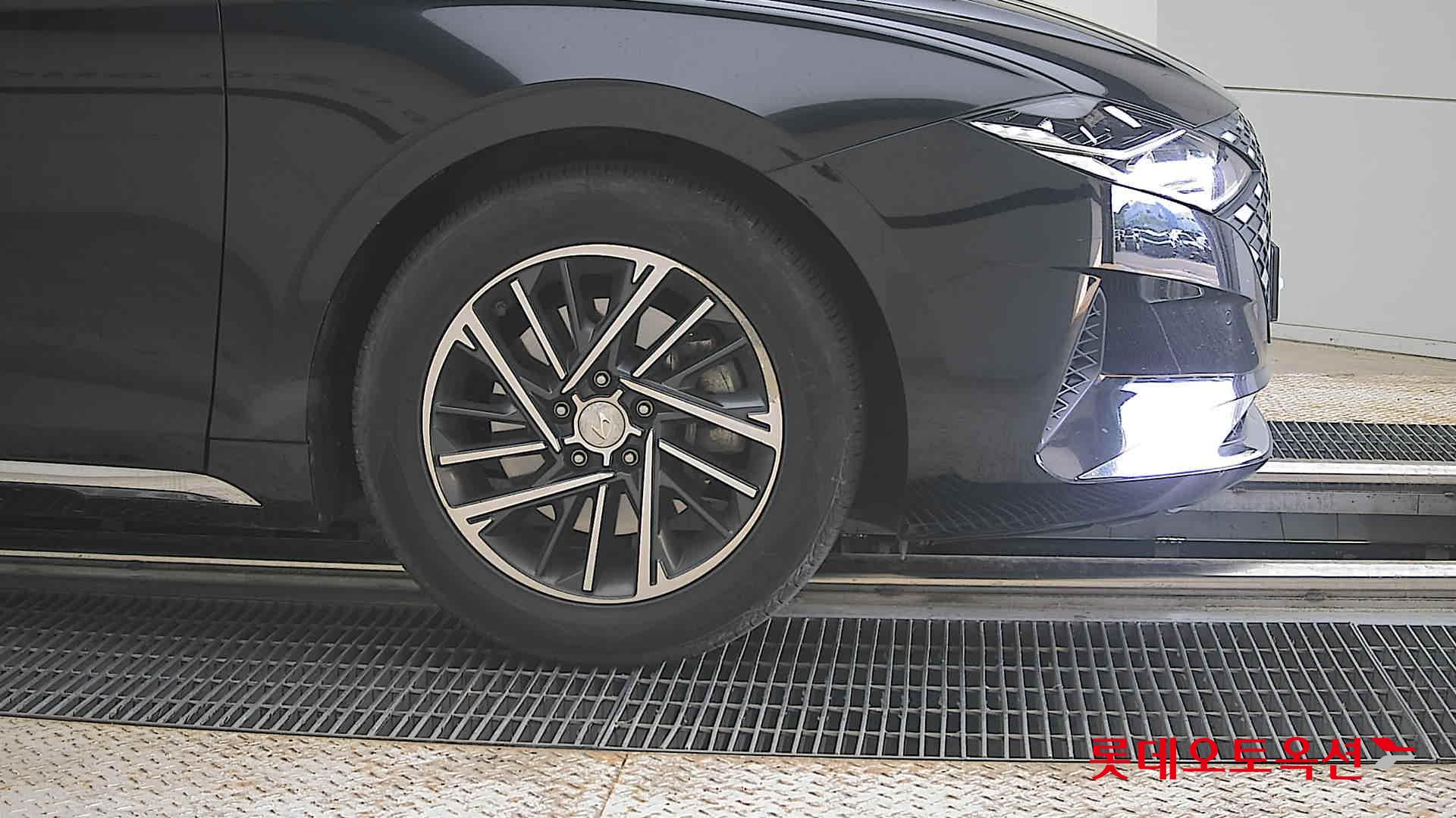 Hyundai Grandeur - 27