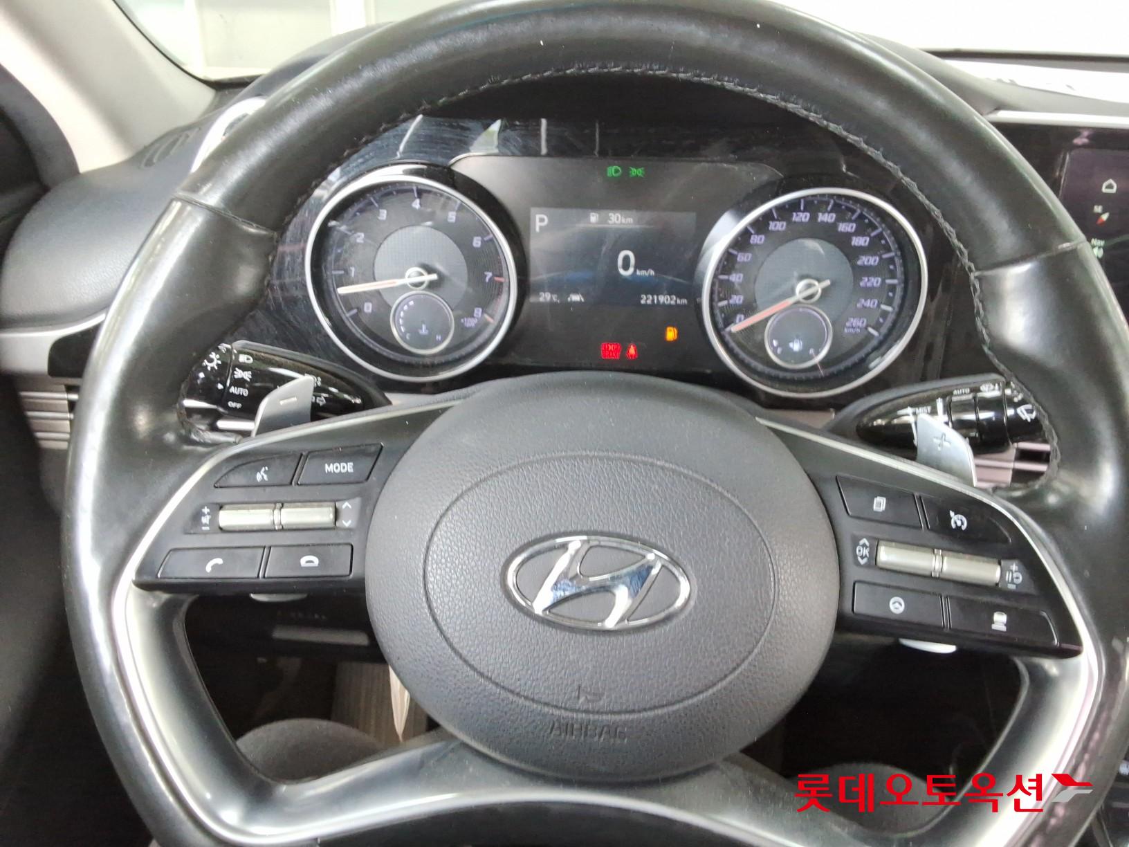 Hyundai Grandeur - 30