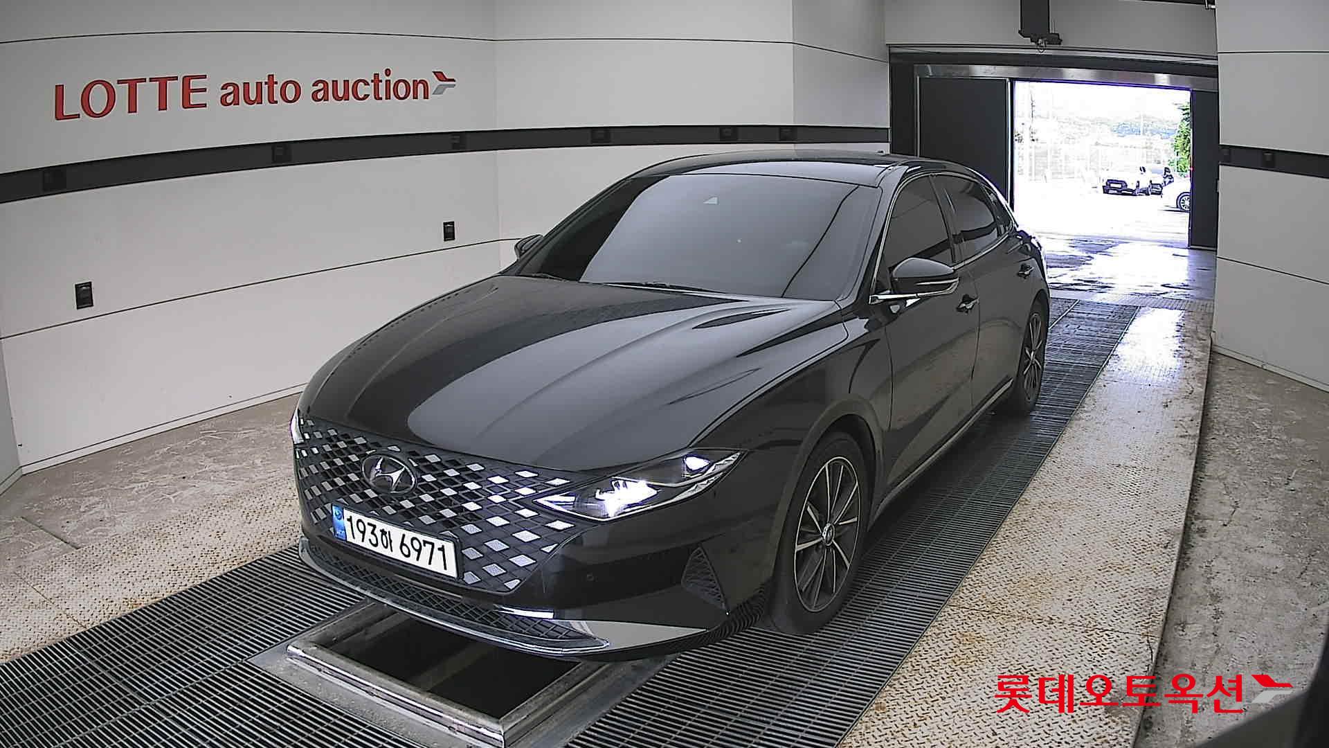 Hyundai Grandeur - 10