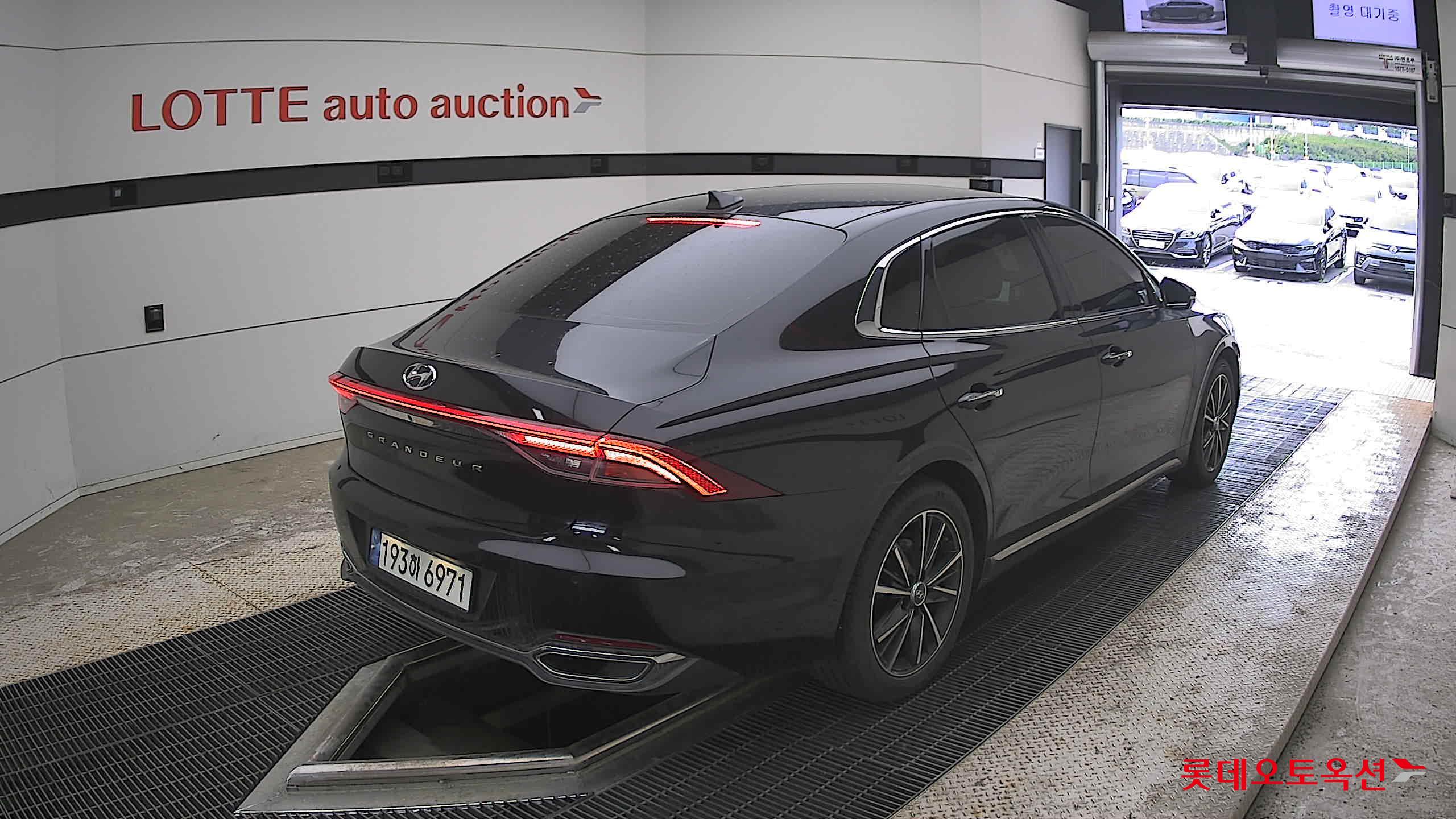 Hyundai Grandeur - 5