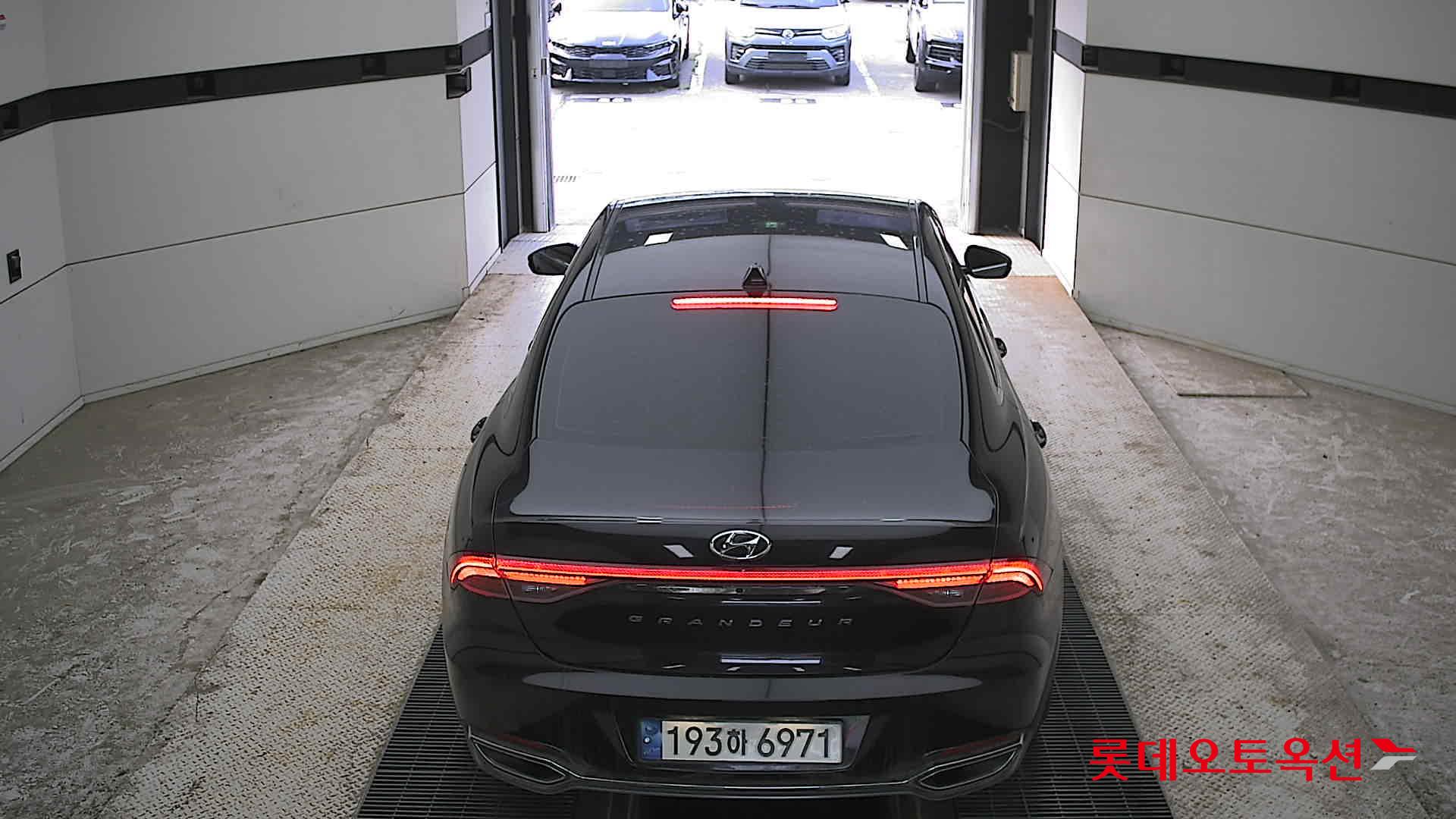 Hyundai Grandeur - 17