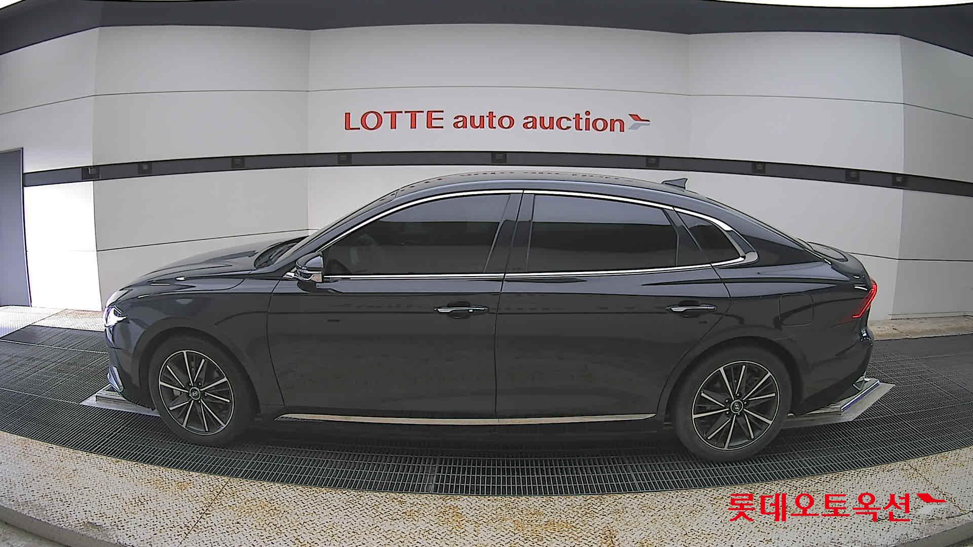 Hyundai Grandeur - 13