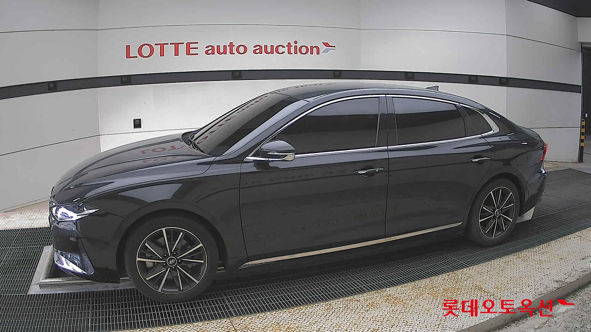 Hyundai Grandeur - 12