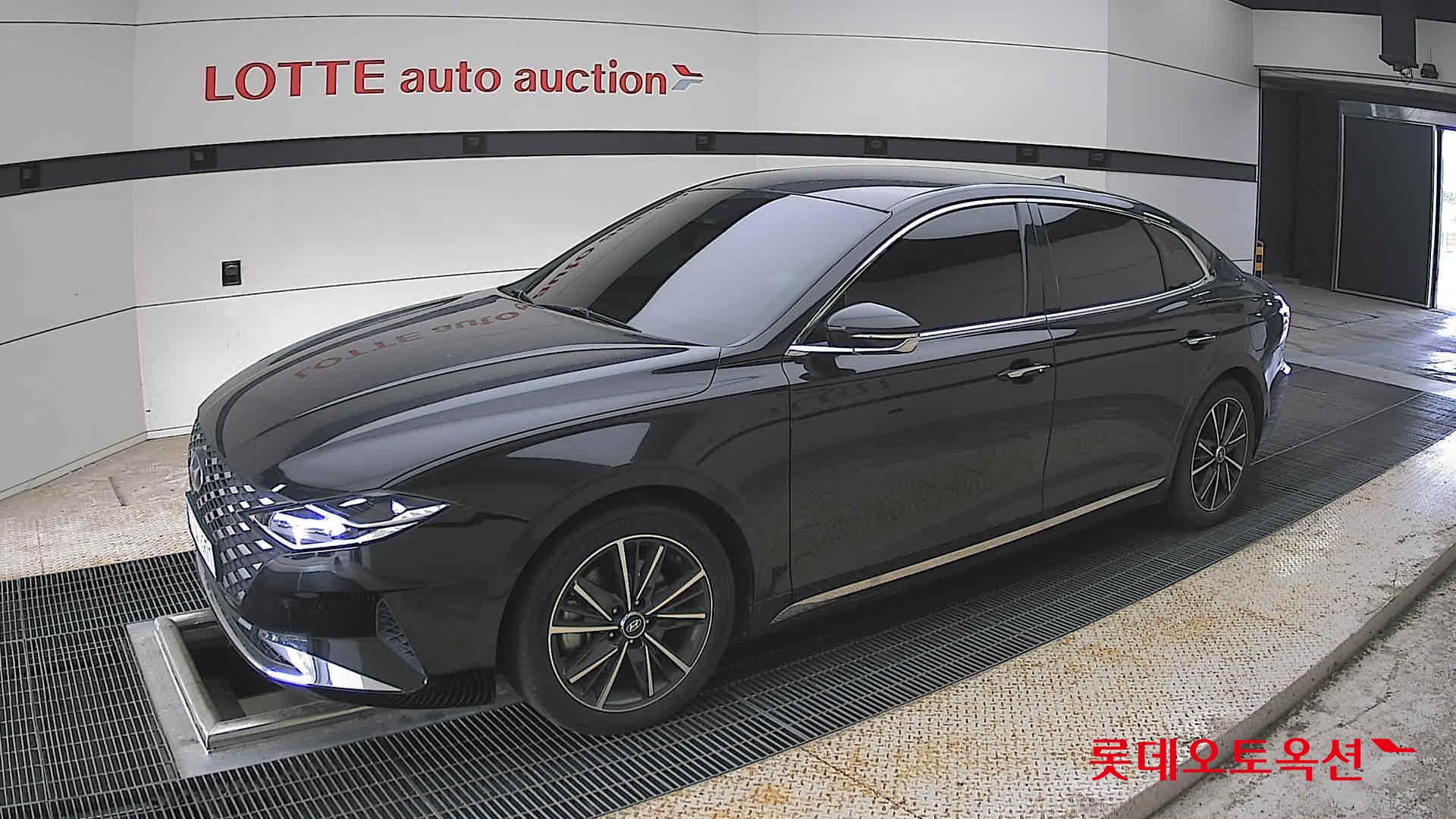 Hyundai Grandeur - 11