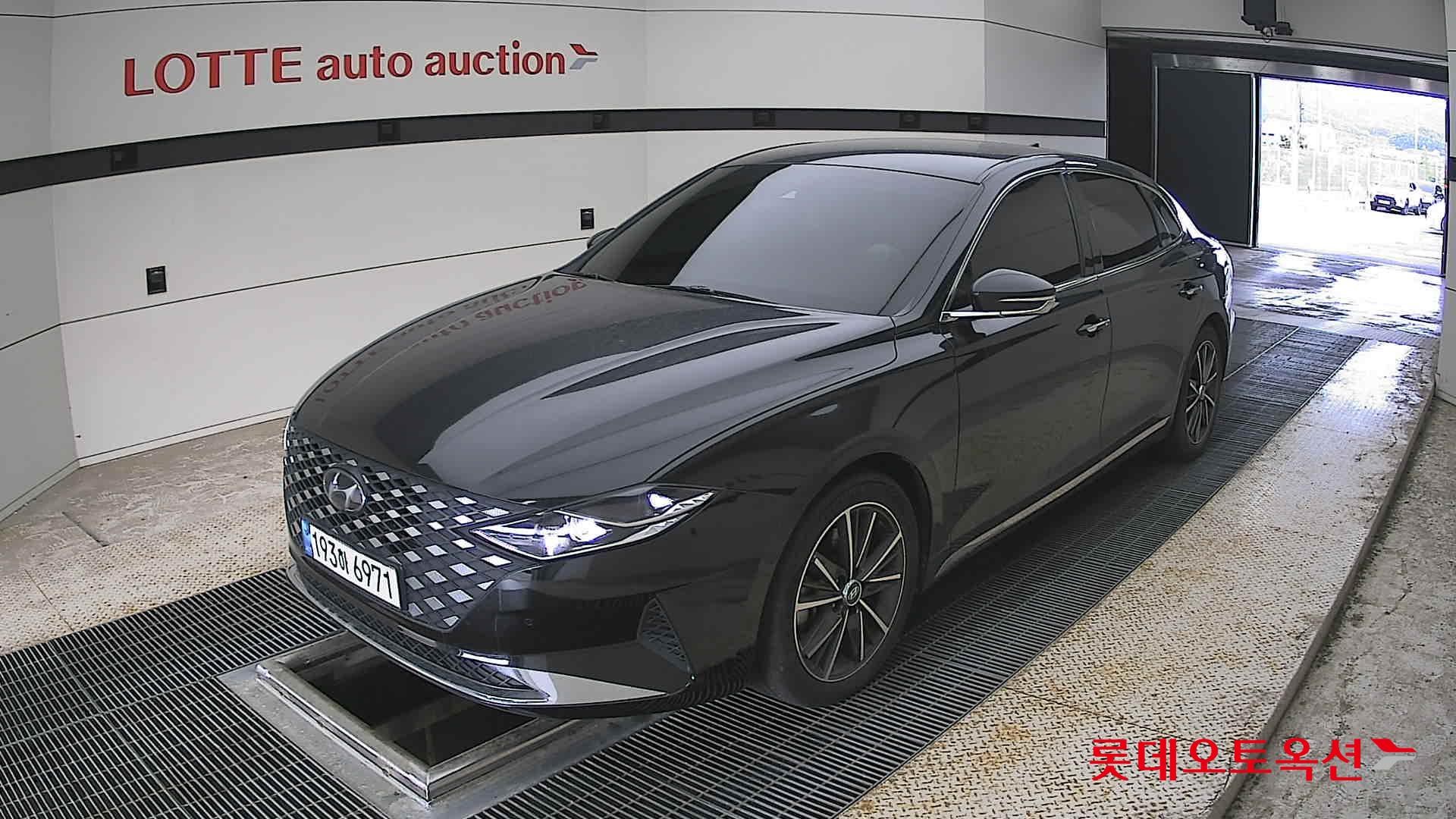 Hyundai Grandeur - 3