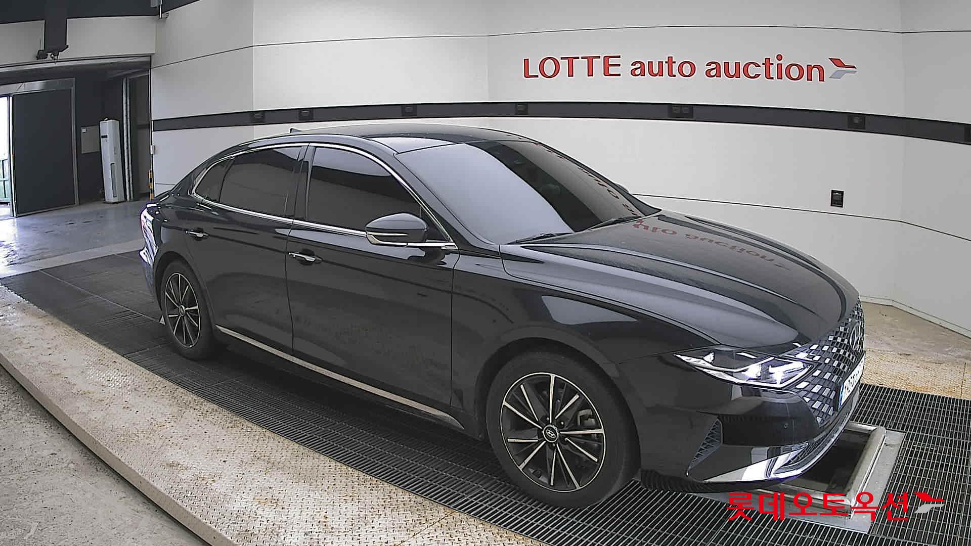 Hyundai Grandeur - 23