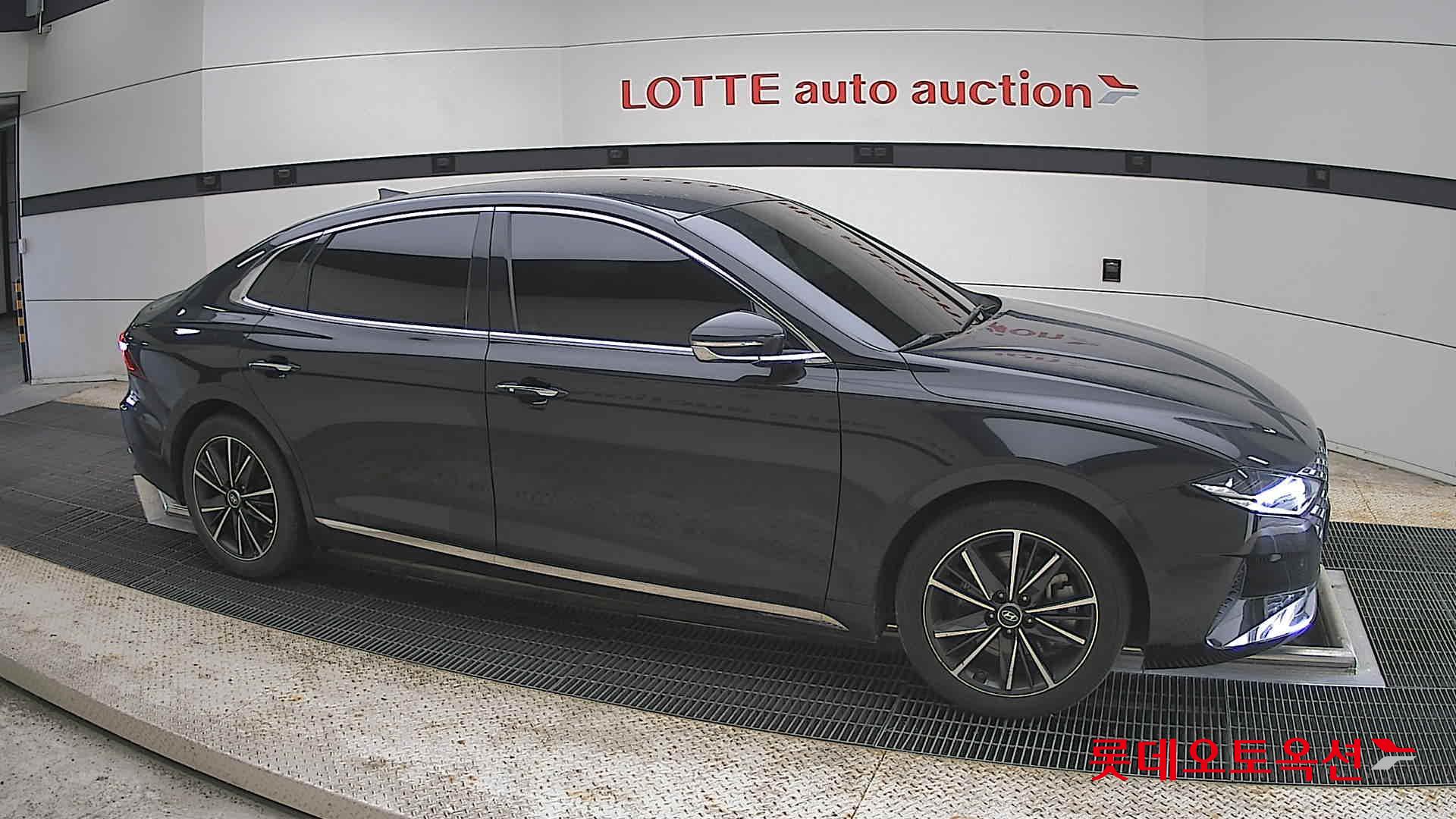 Hyundai Grandeur - 22