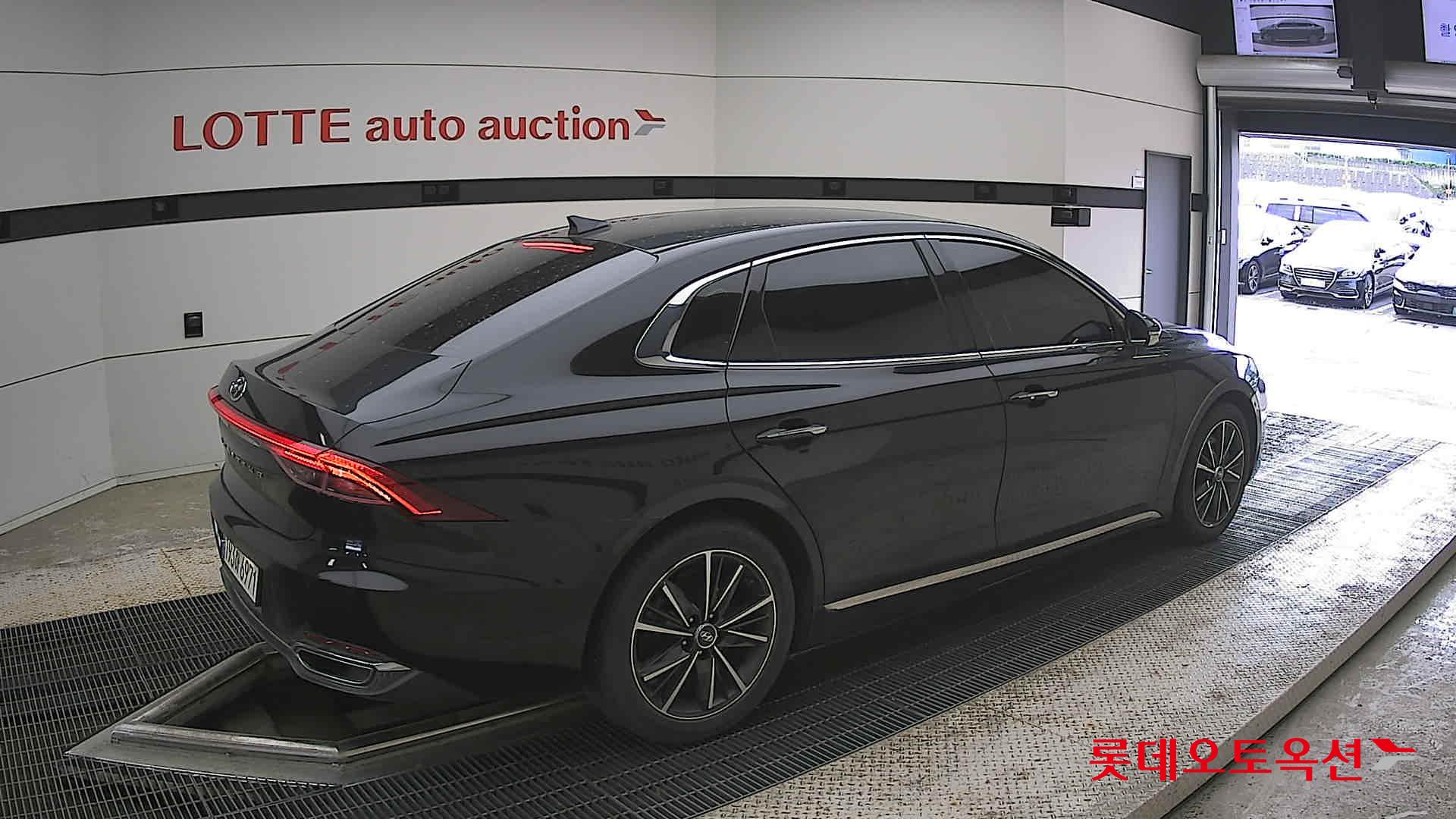Hyundai Grandeur - 19