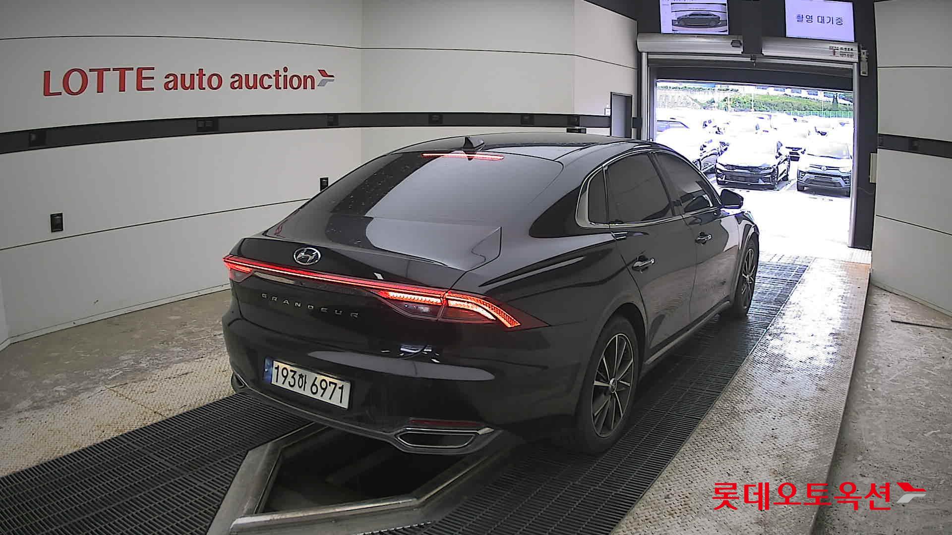 Hyundai Grandeur - 18