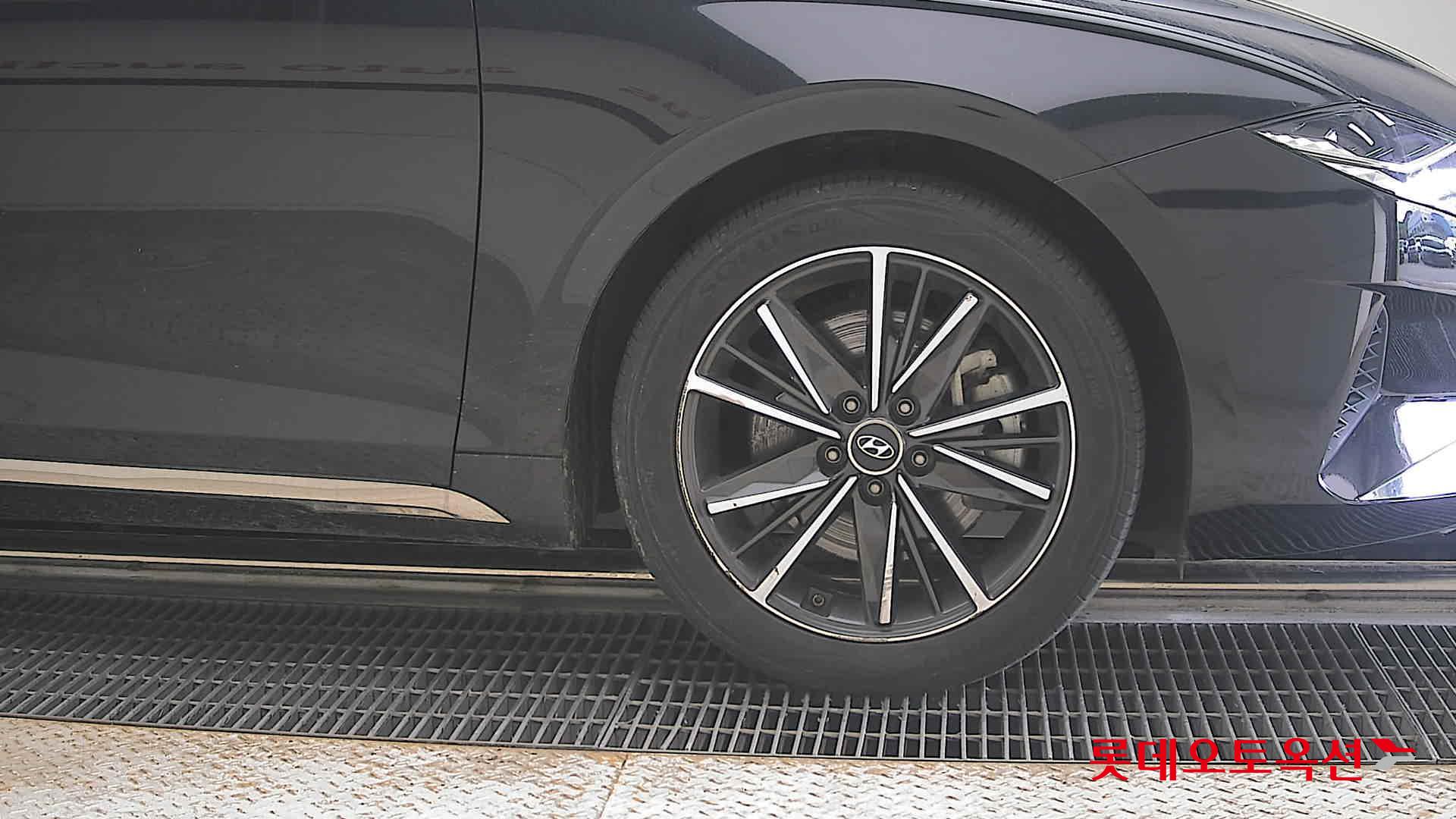 Hyundai Grandeur - 27