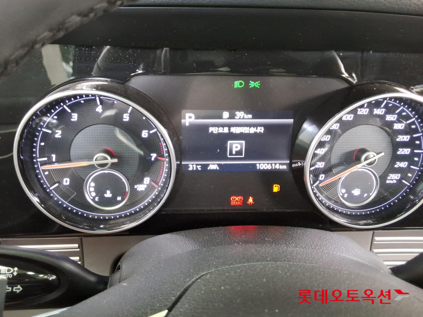 Hyundai Grandeur - 35