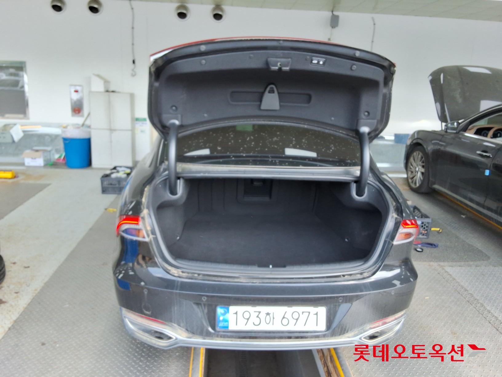 Hyundai Grandeur - 9