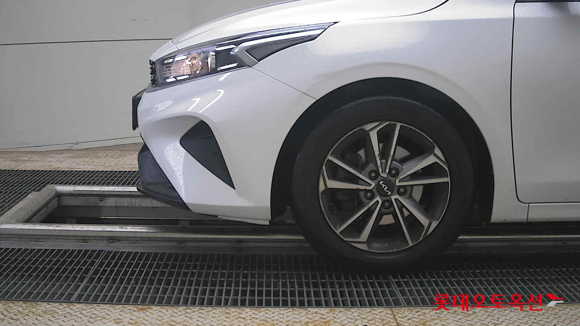 Kia K3 - 25