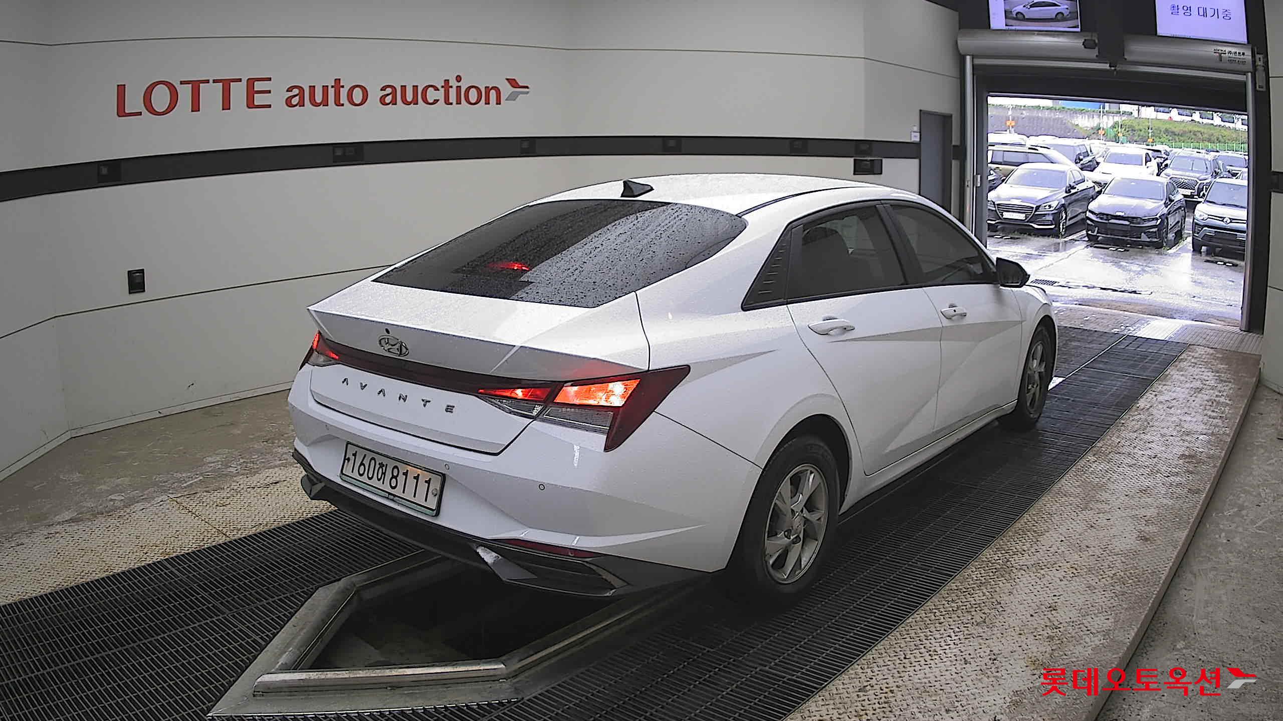 Hyundai Elantra - 5