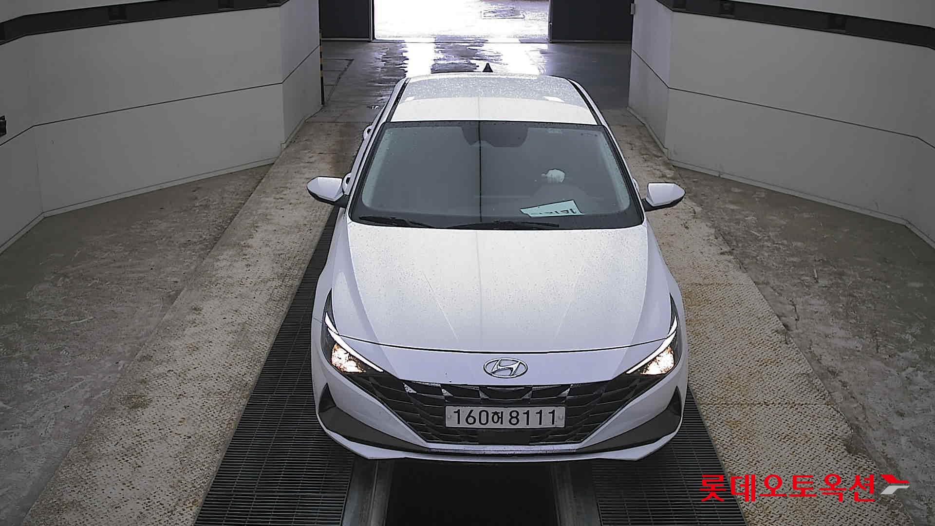 Hyundai Elantra - 1