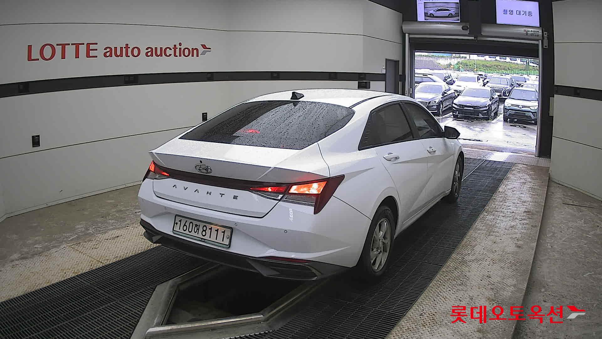 Hyundai Elantra - 18