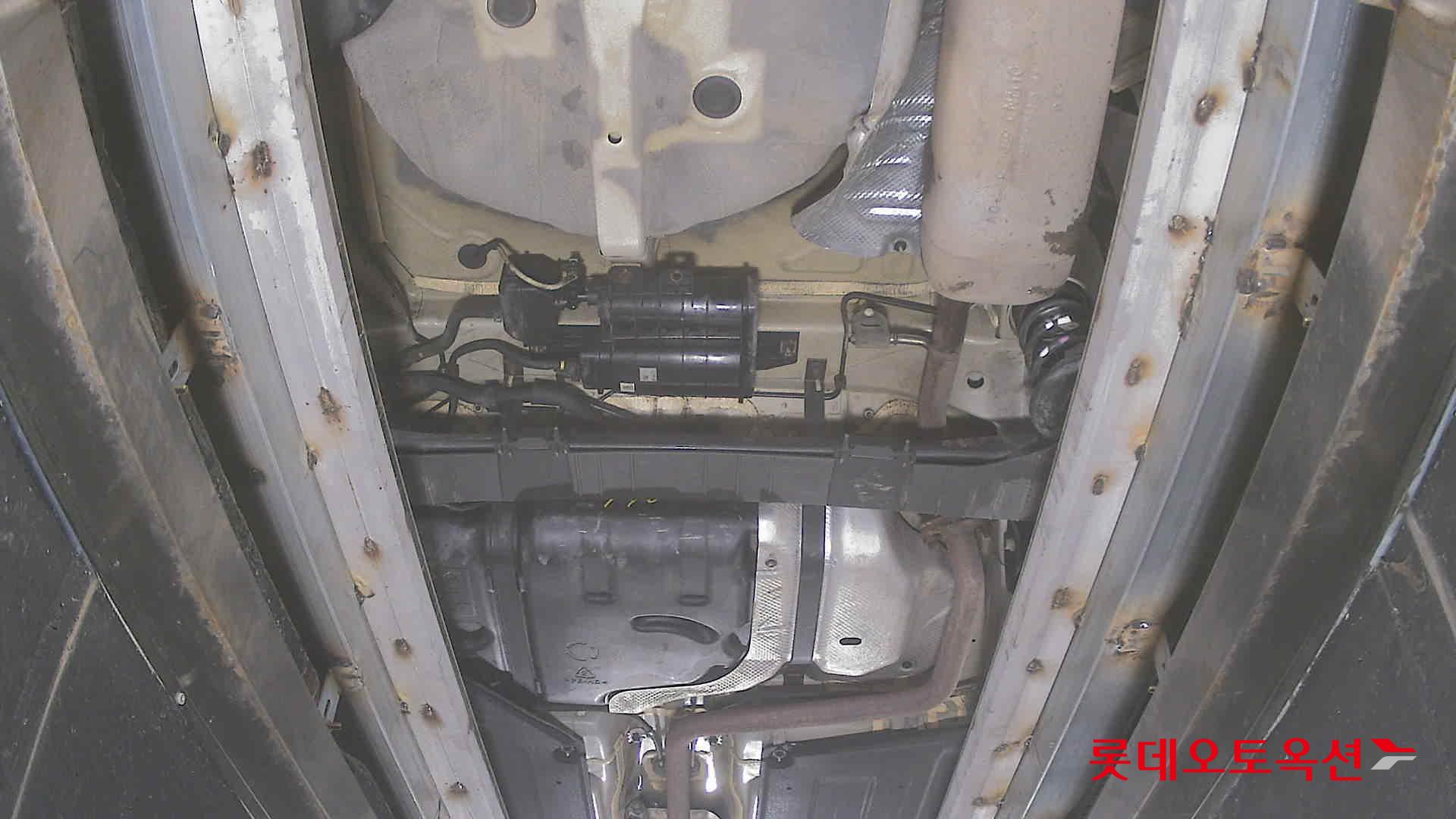 Hyundai Elantra - 2