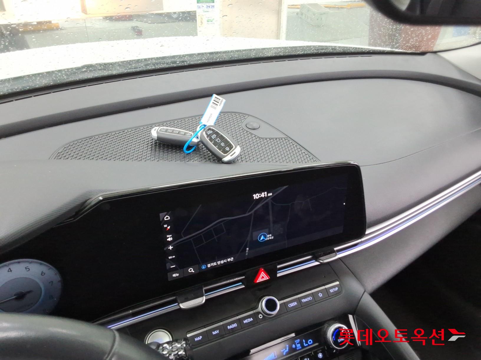 Hyundai Elantra - 31