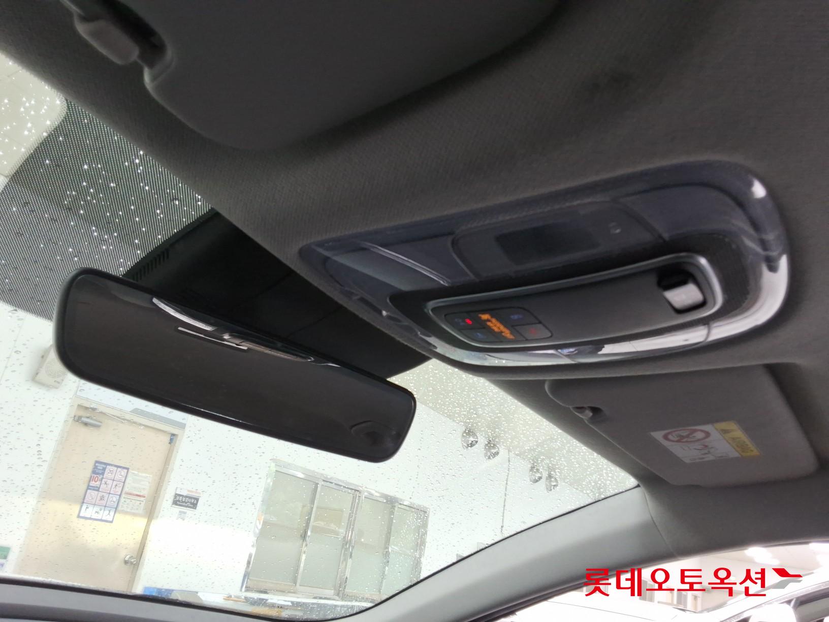 Hyundai Elantra - 33