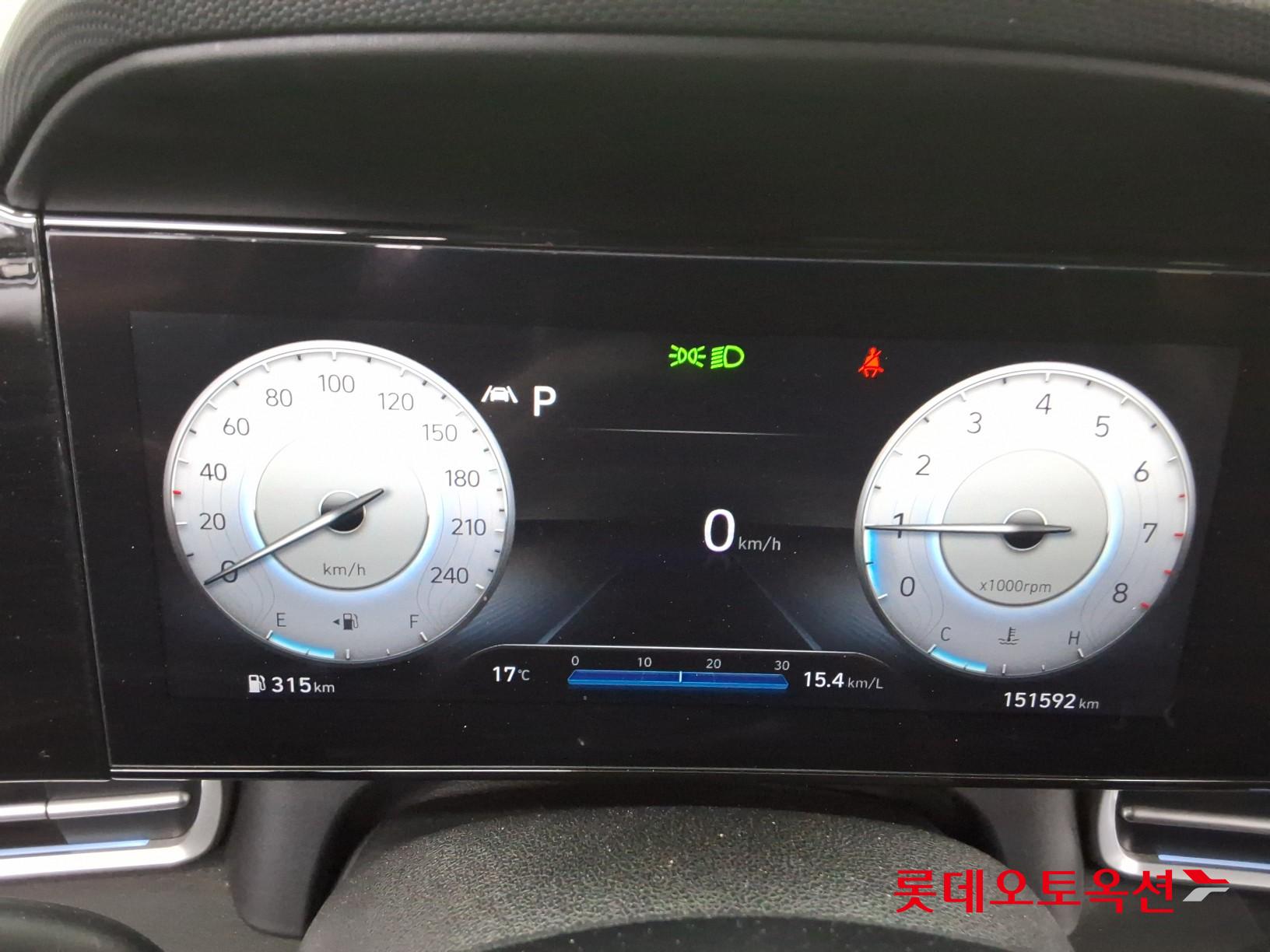 Hyundai Elantra - 35