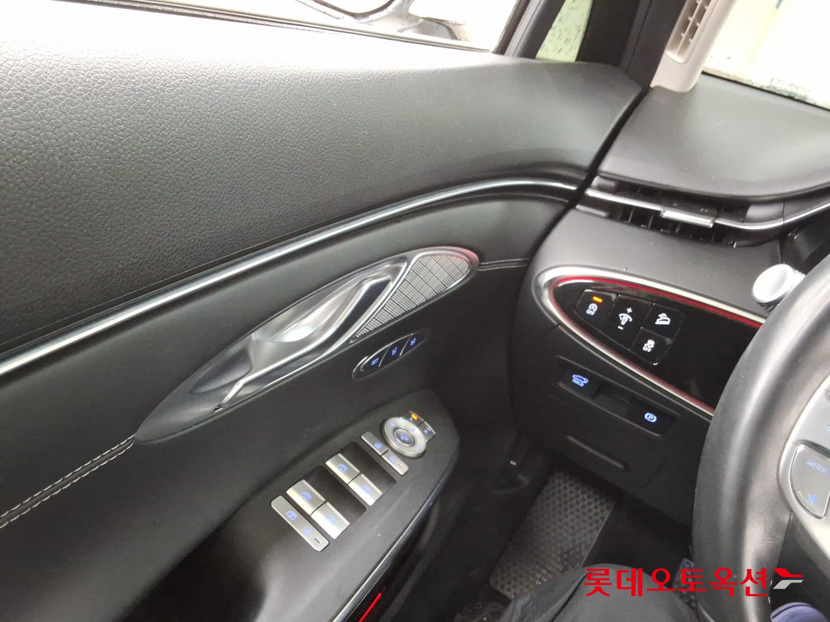 Genesis GV70 - 29
