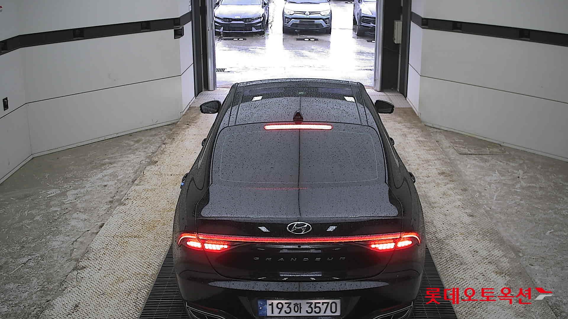Hyundai Grandeur - 17