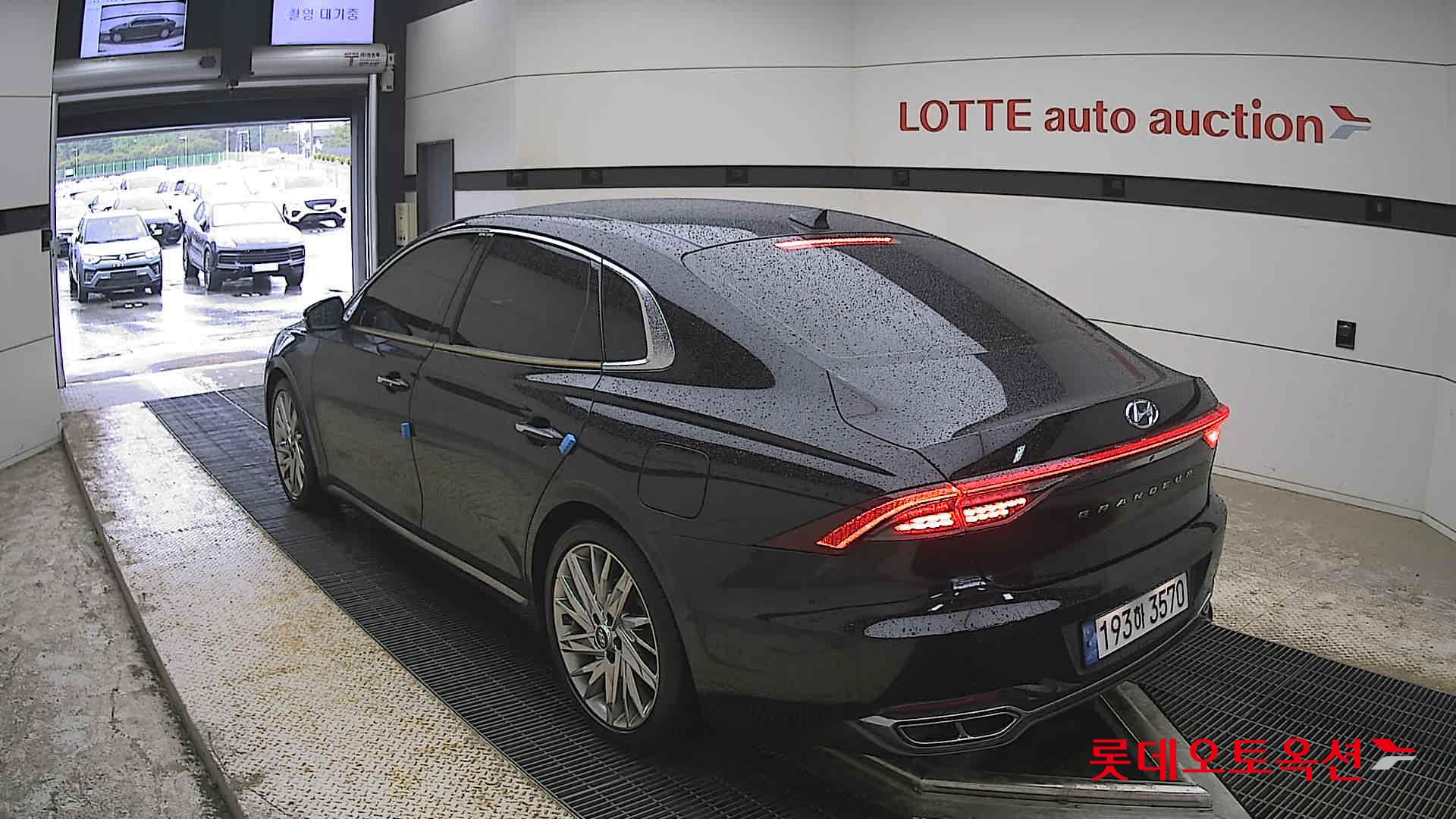 Hyundai Grandeur - 4