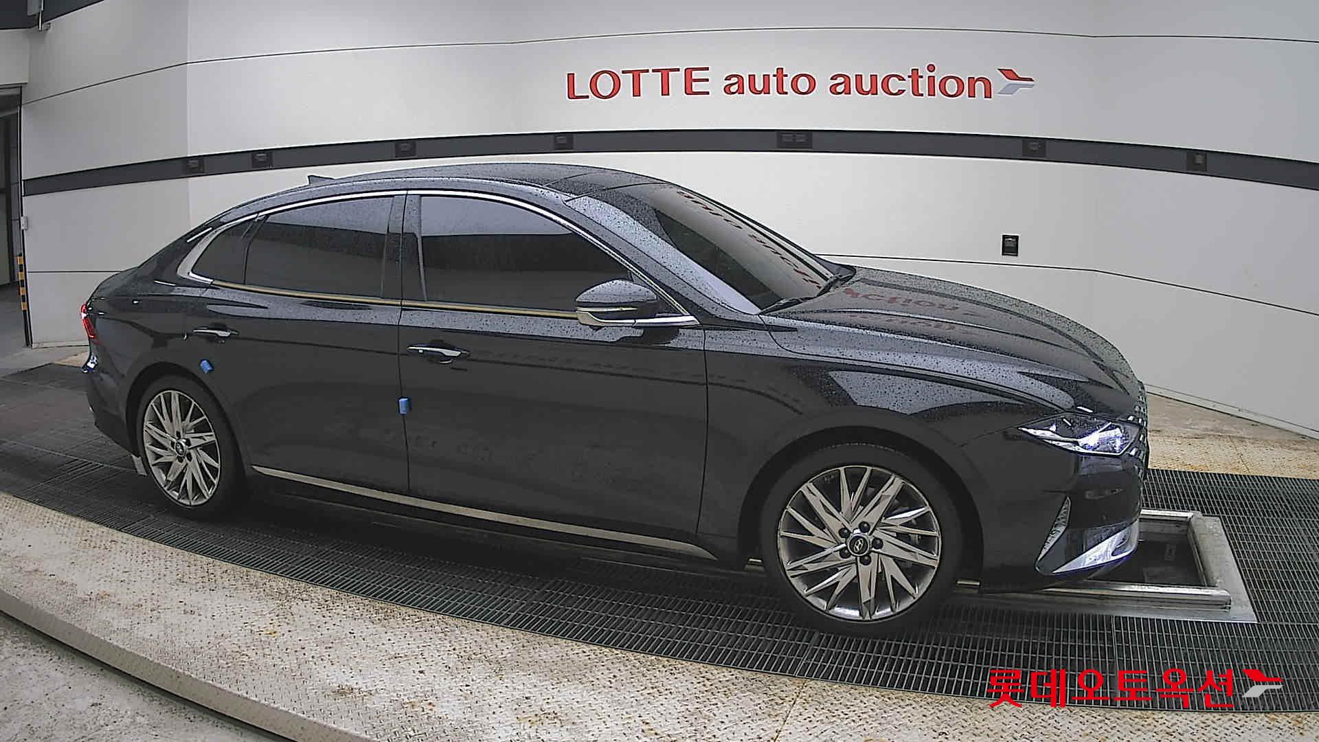 Hyundai Grandeur - 22