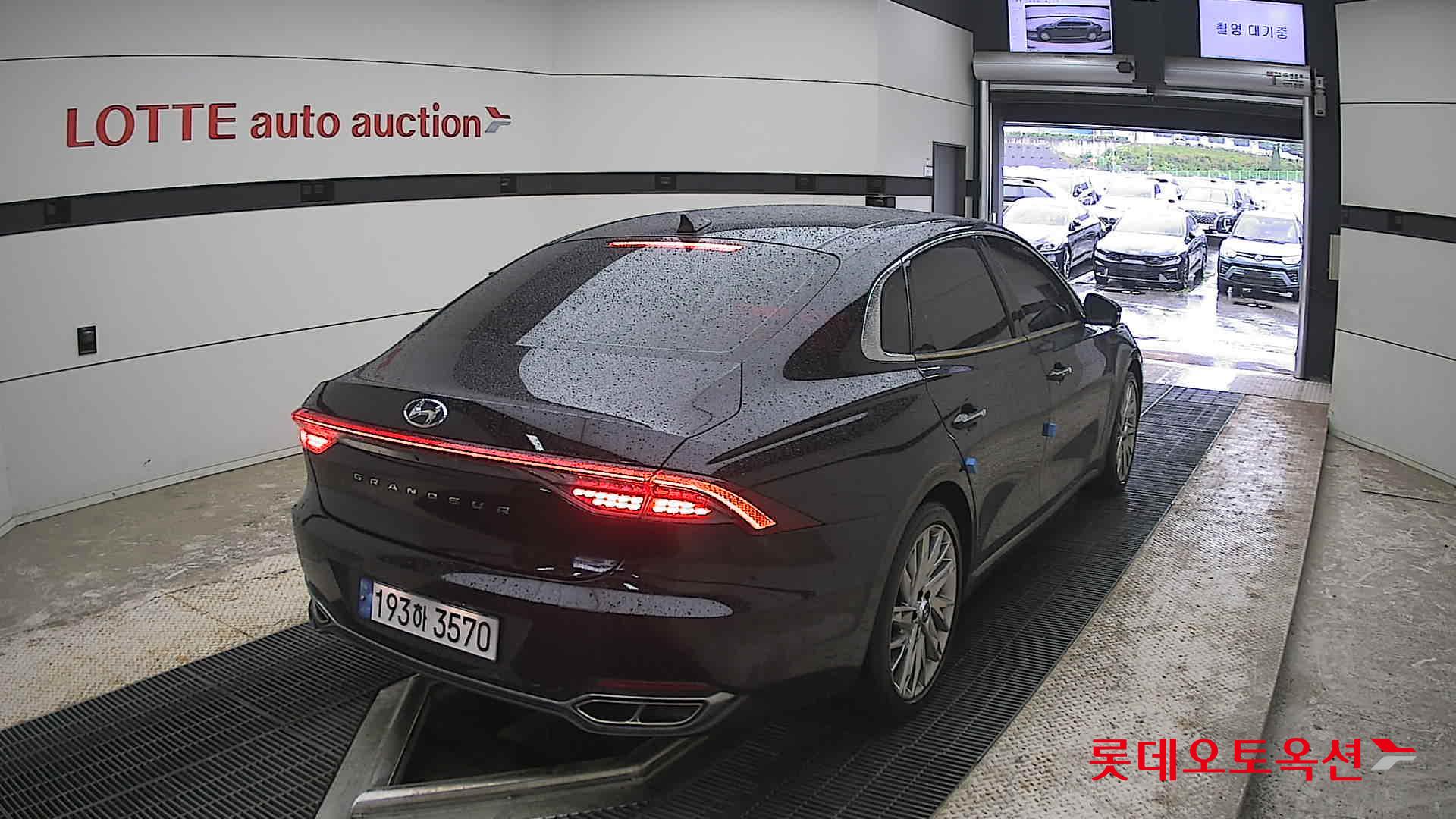 Hyundai Grandeur - 18