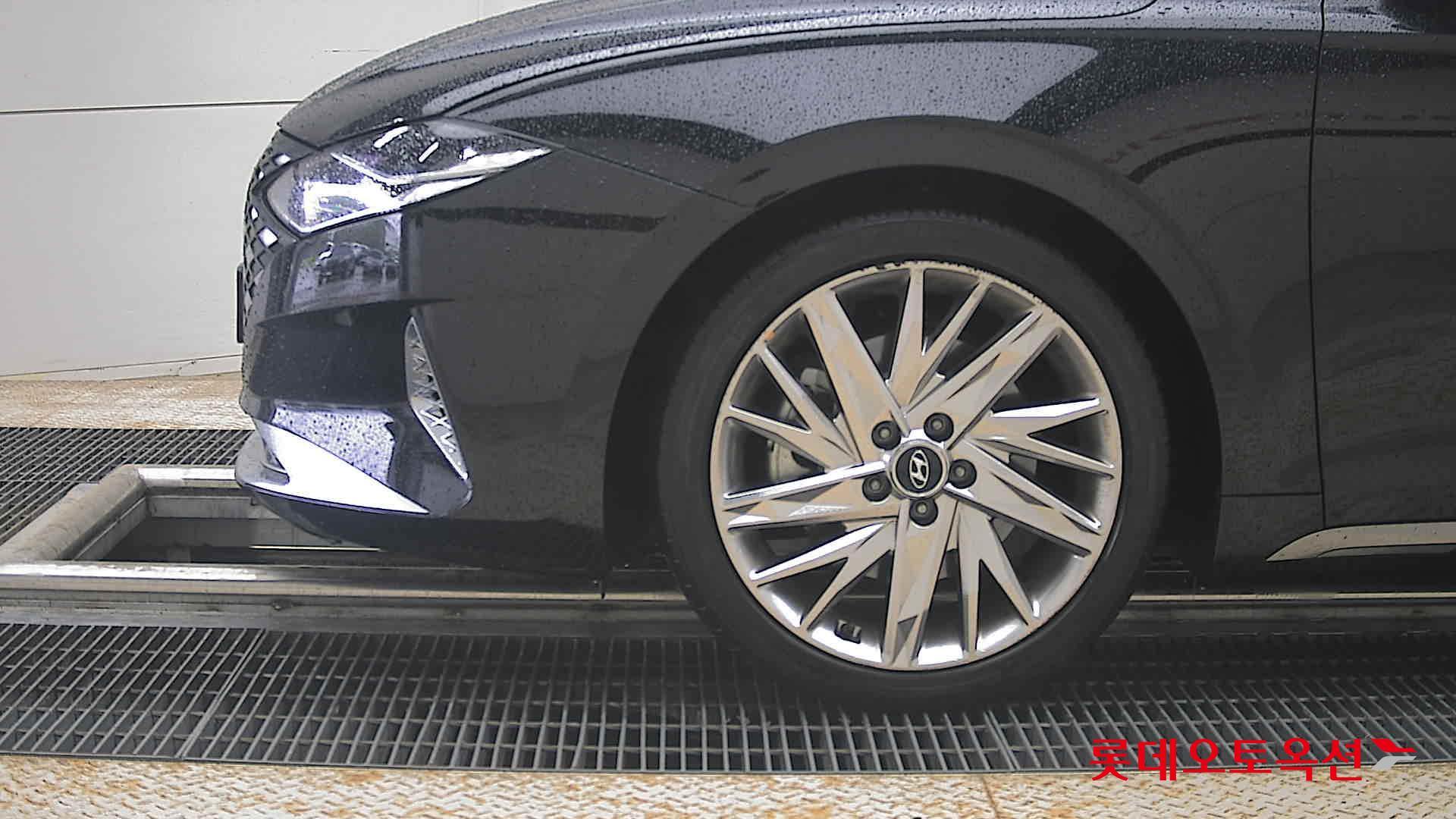 Hyundai Grandeur - 25