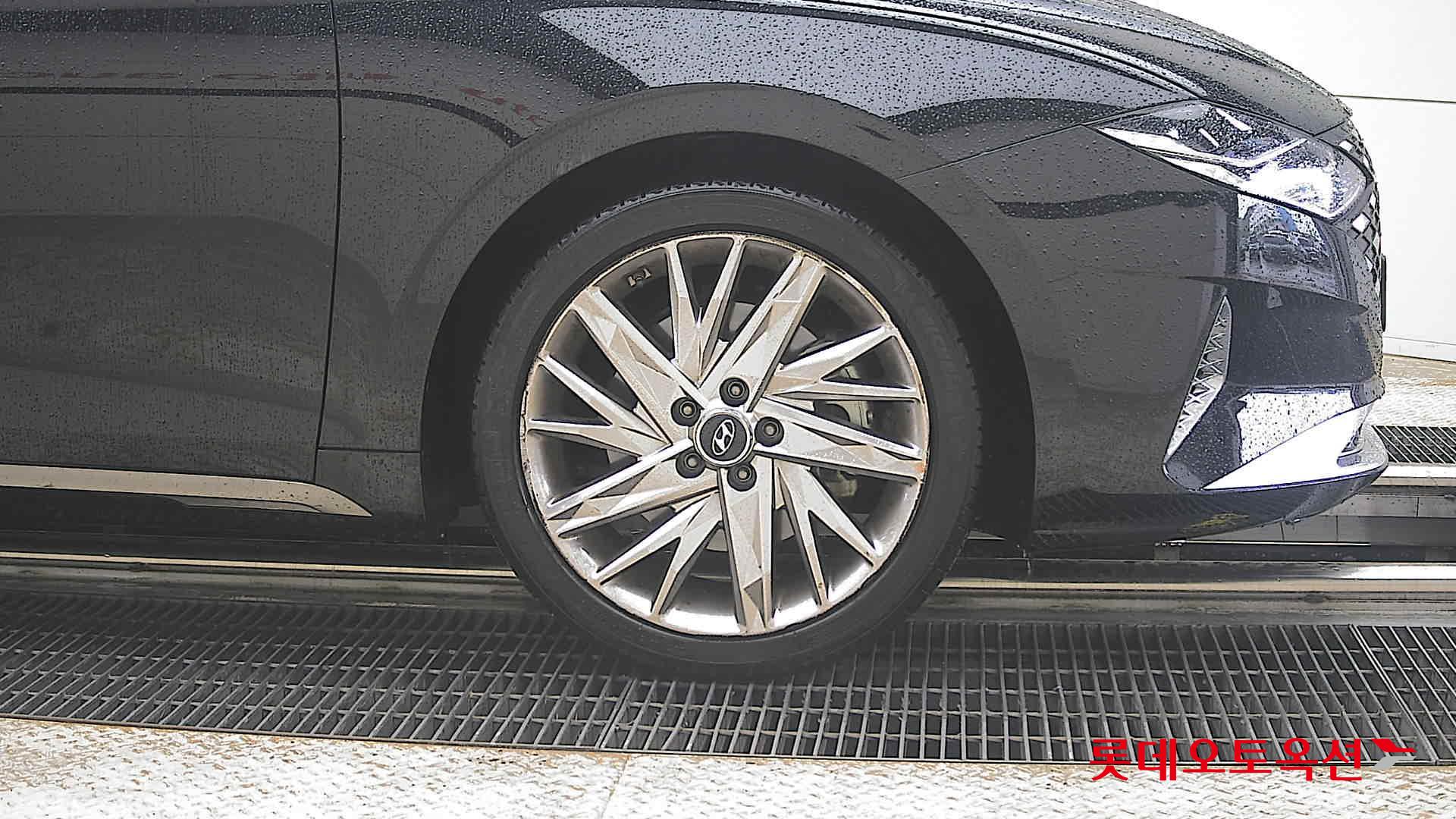 Hyundai Grandeur - 27