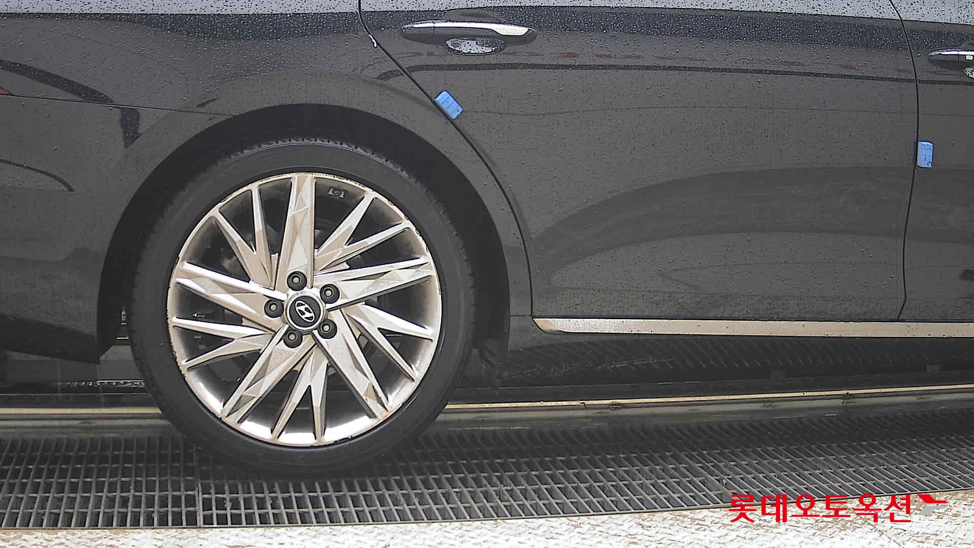 Hyundai Grandeur - 28