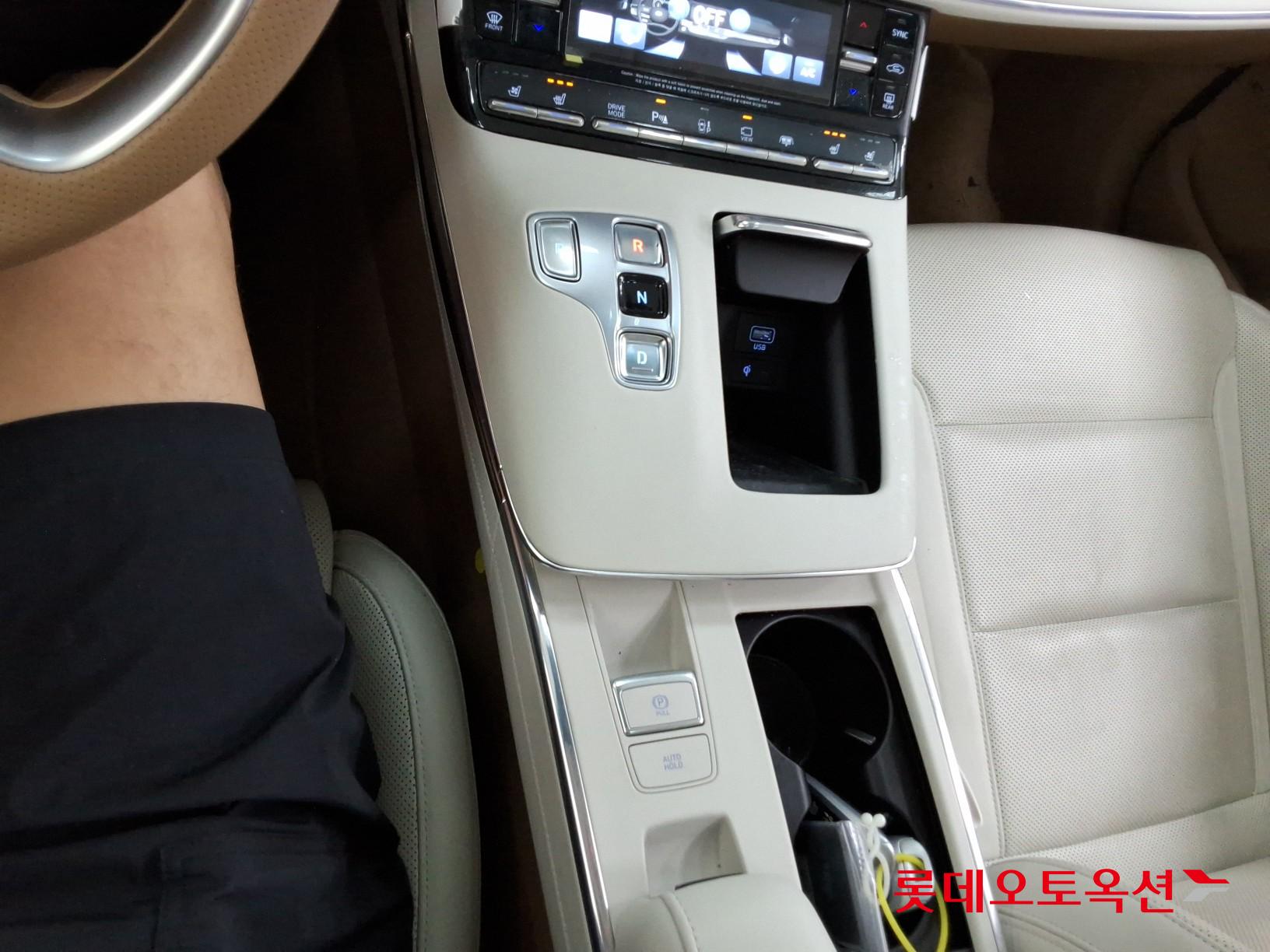 Hyundai Grandeur - 32