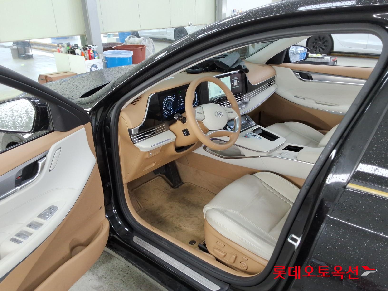 Hyundai Grandeur - 35