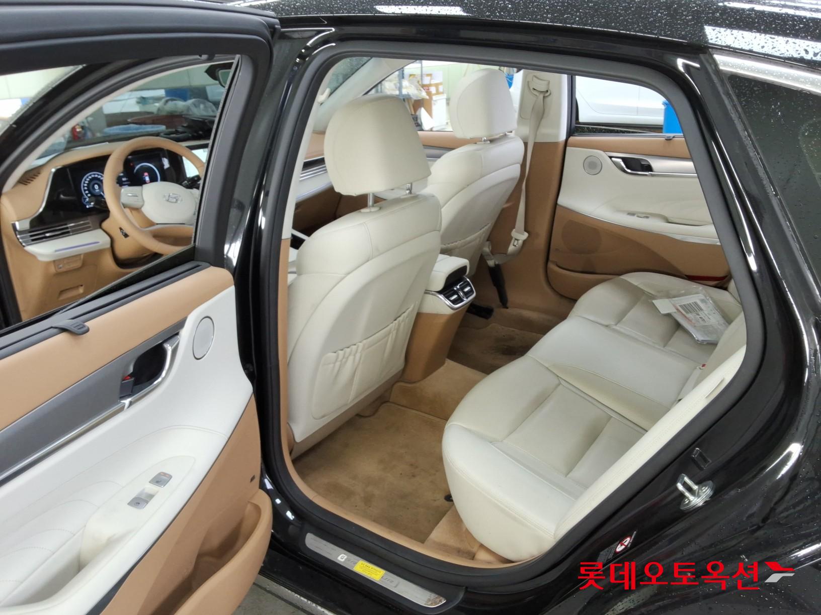 Hyundai Grandeur - 36