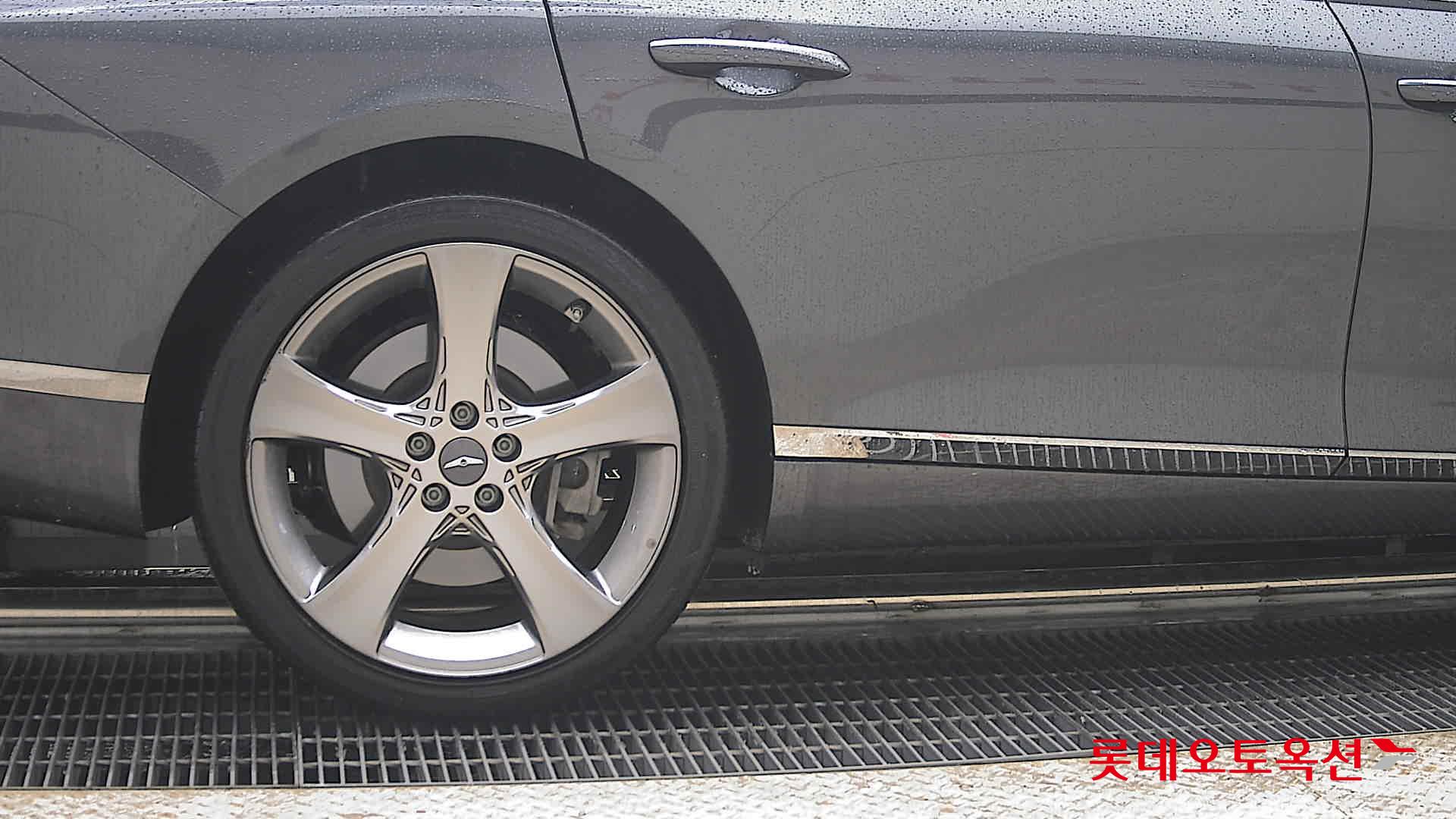 Genesis G80 - 28